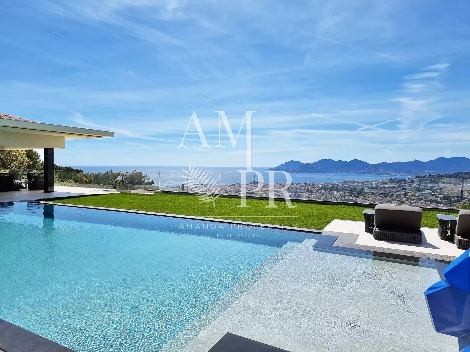 Haus im Cannes, Provence-Alpes-Côte d'Azur 12154351