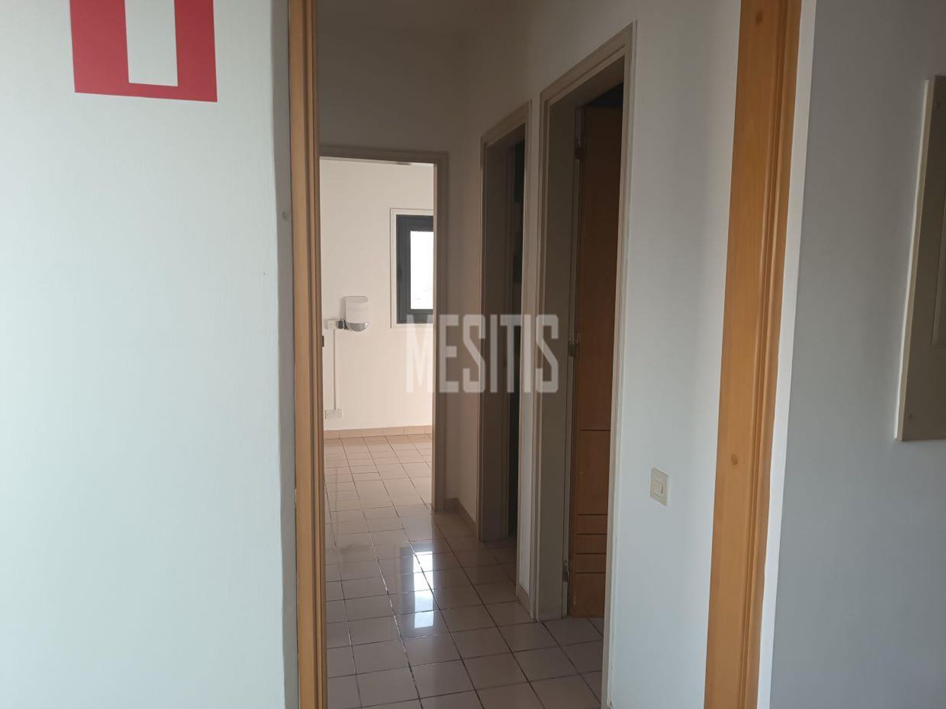 Pejabat dalam Strovolos, Nicosia 12154834