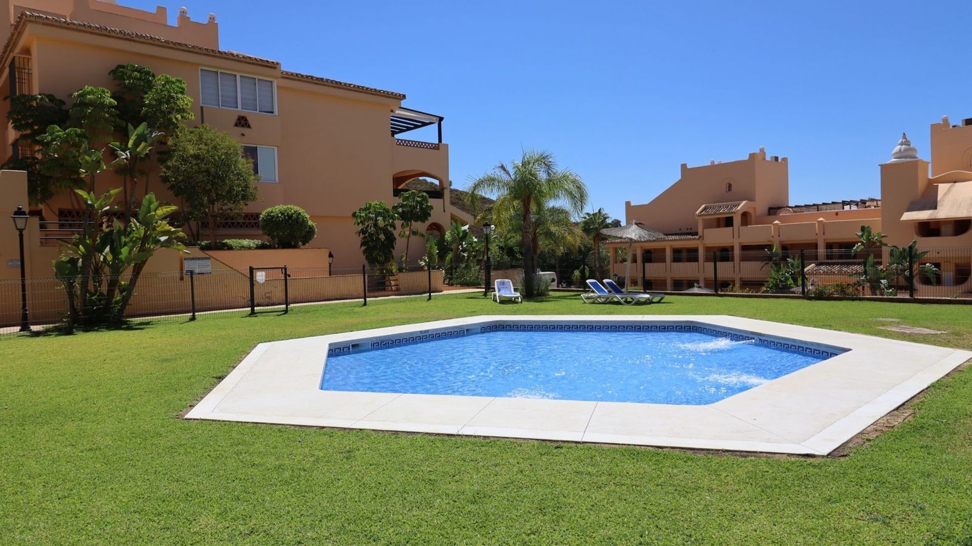 Condominium in Marbella, Andalucía 12156037