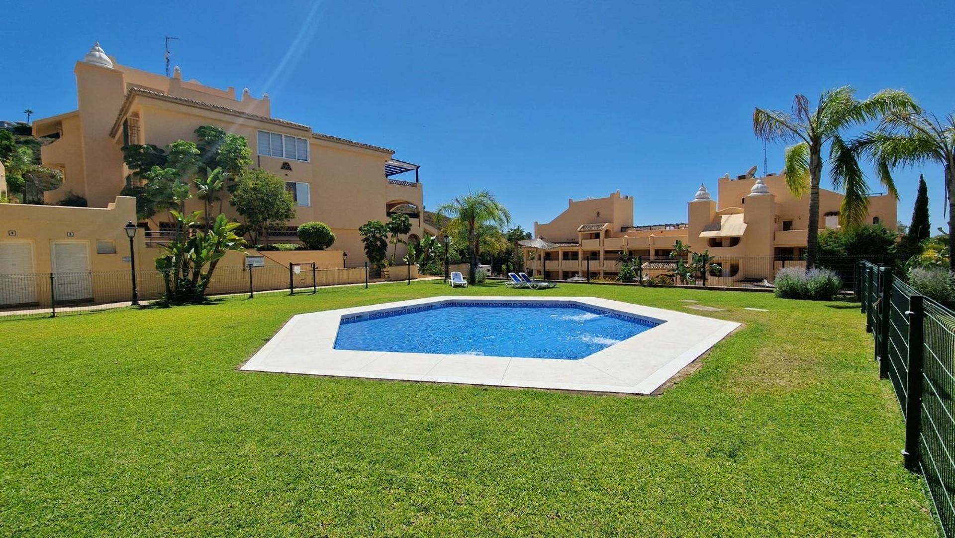 Condominium in Marbella, Andalucía 12156037