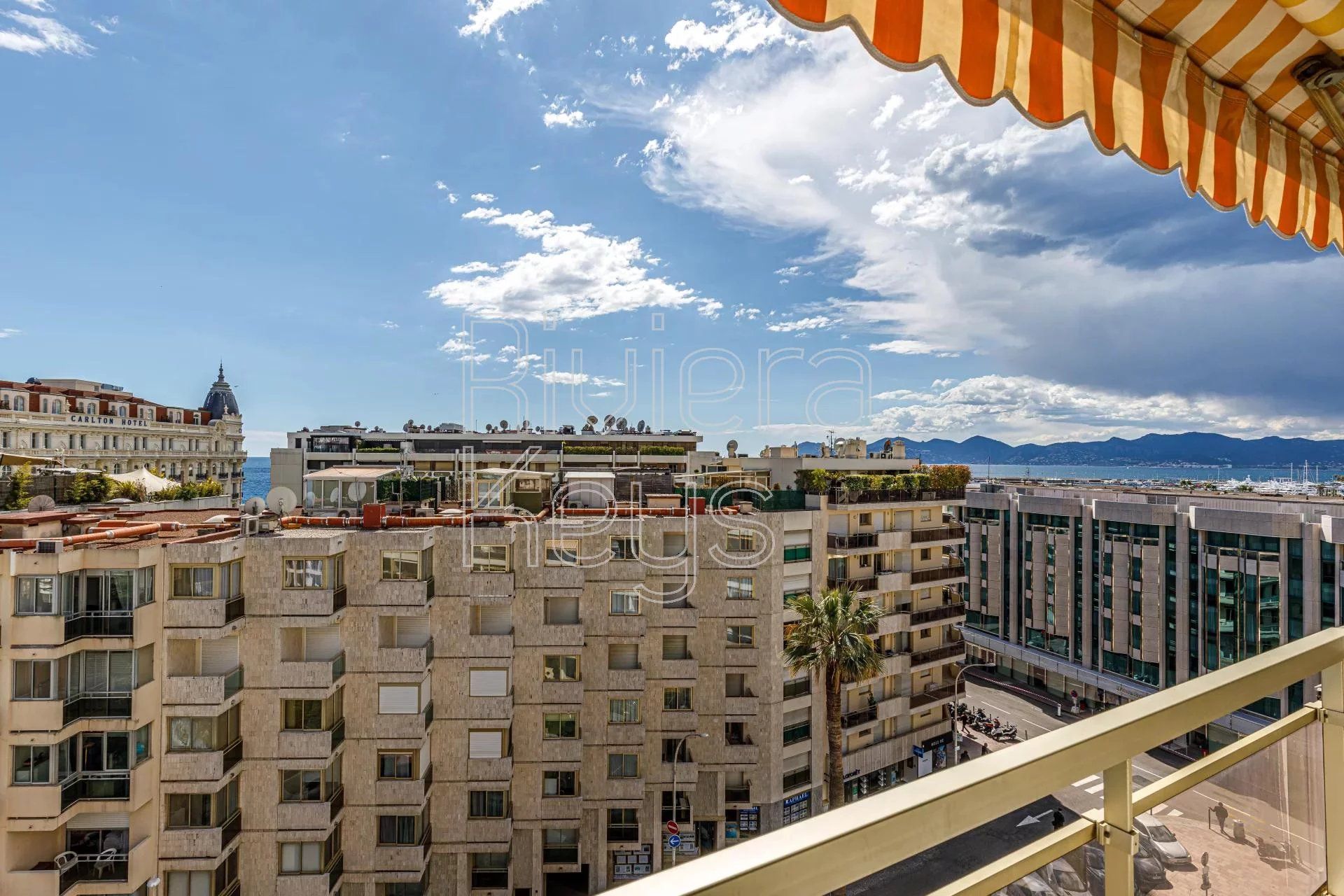 Condominium in Cannes, Alpes-Maritimes 12157047