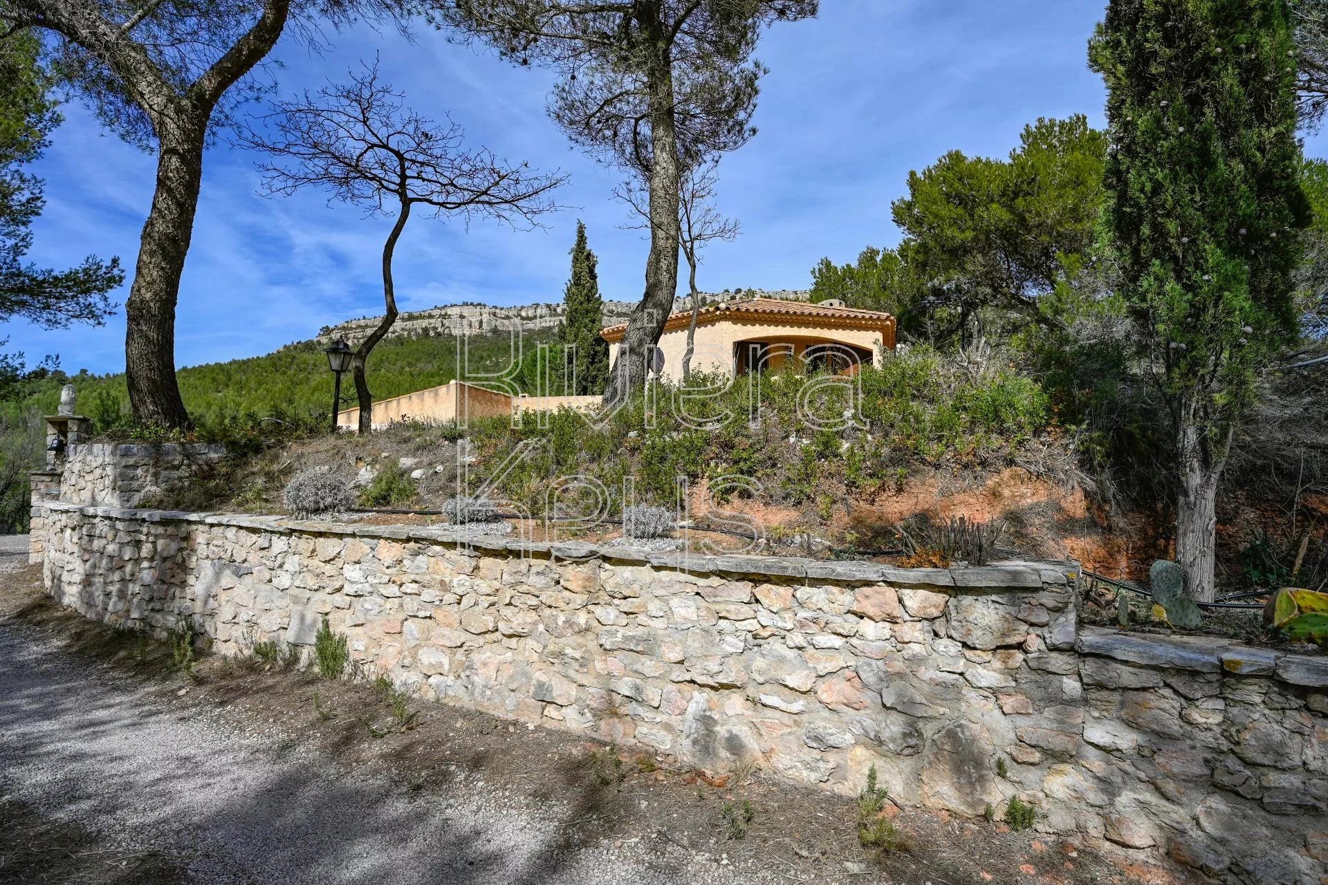 Hus i Les Gervais, Provence-Alpes-Cote d'Azur 12157102