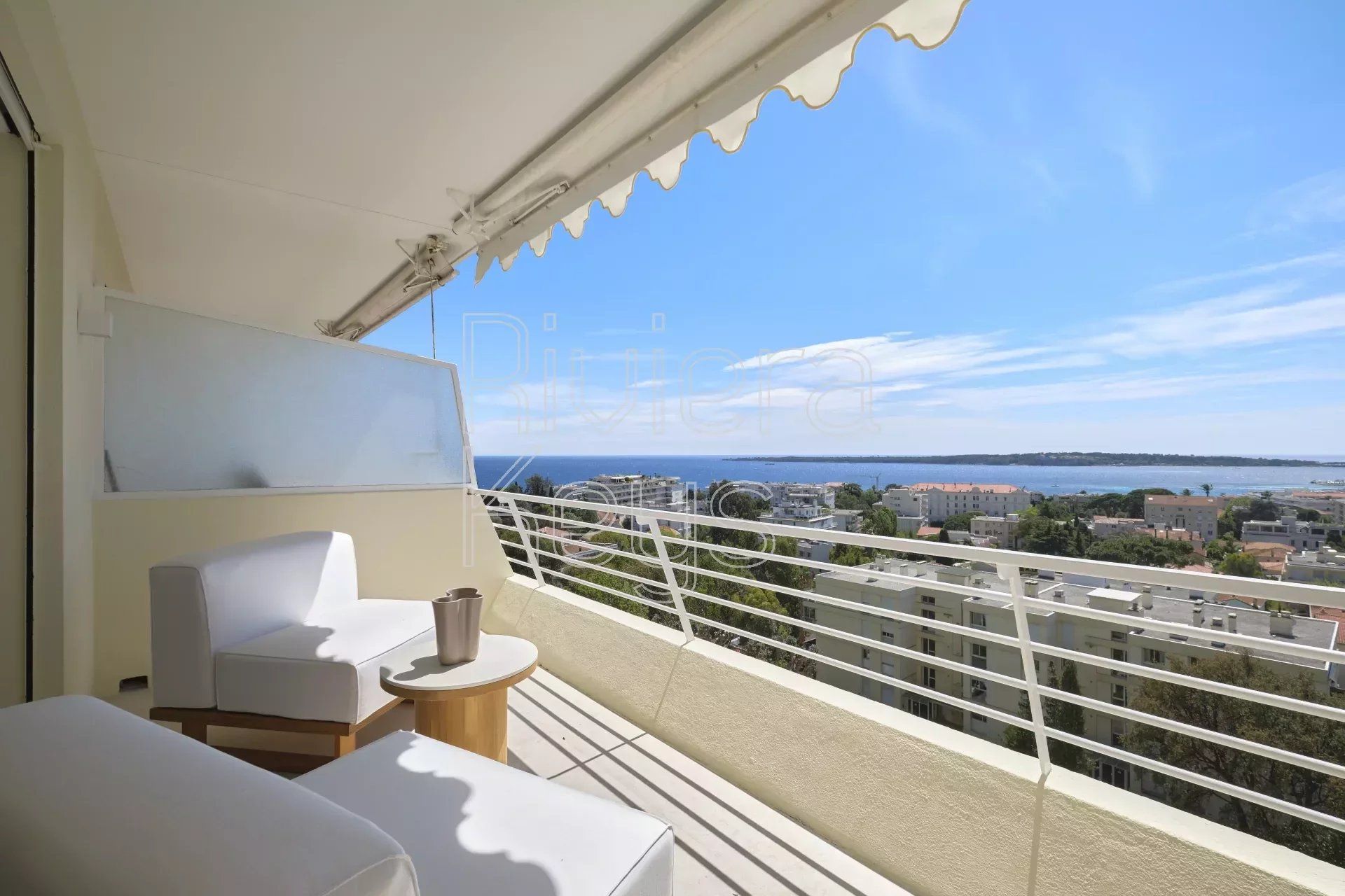 Osakehuoneisto sisään Cannes, Provence-Alpes-Cote d'Azur 12157107