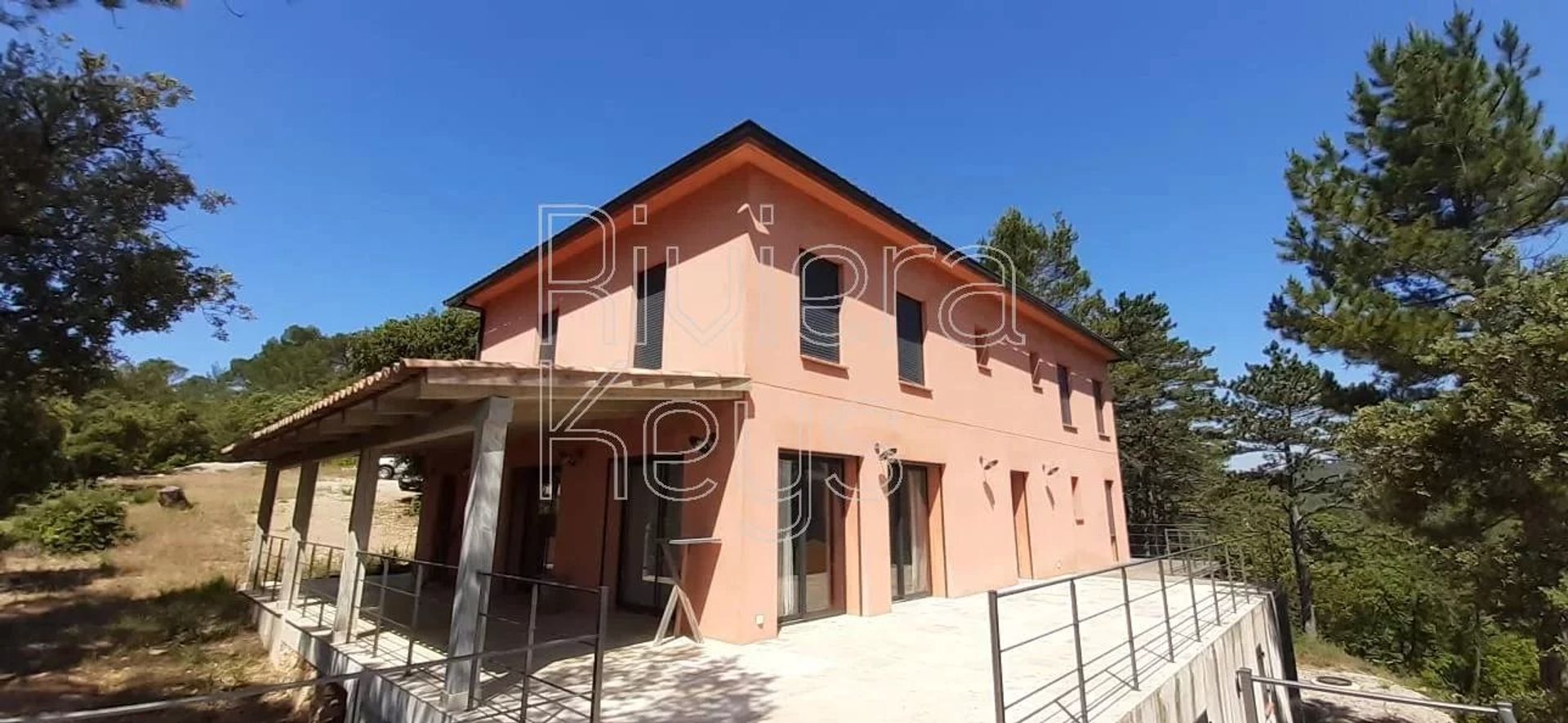 Rumah di Chateauvert, Provence-Alpes-Cote d'Azur 12157140