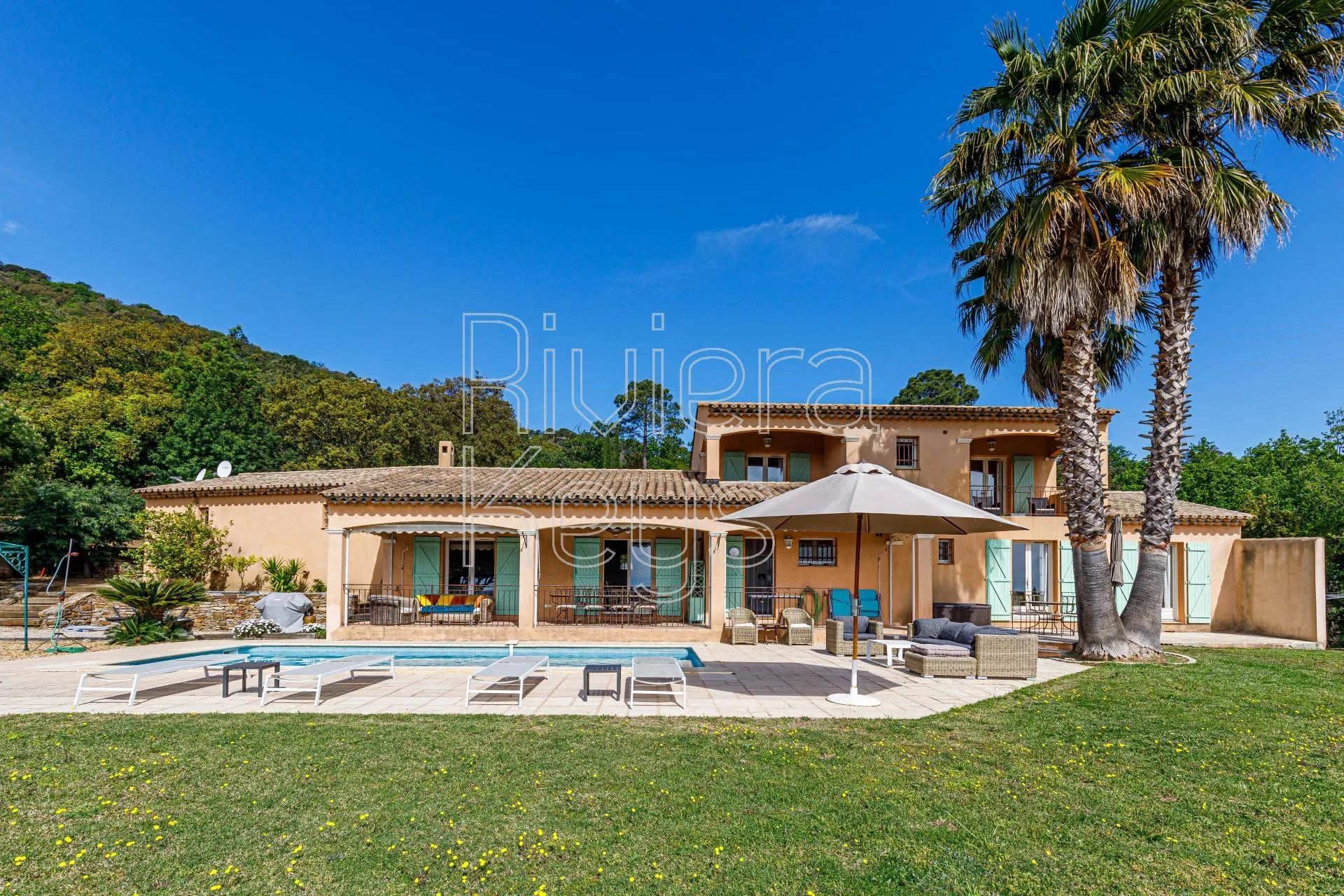 casa no La Garde-Freinet, Provença-Alpes-Costa Azul 12157145