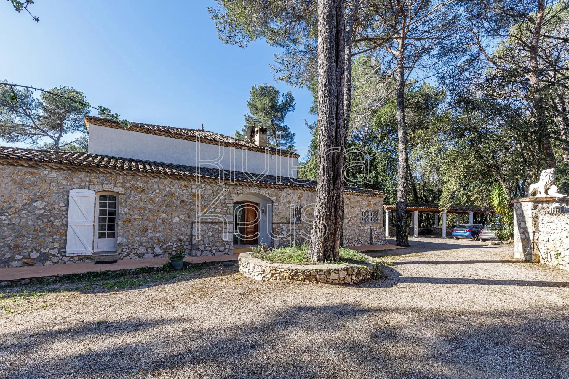 casa en Roquefort-les-Pins, Alpes-Maritimes 12157170