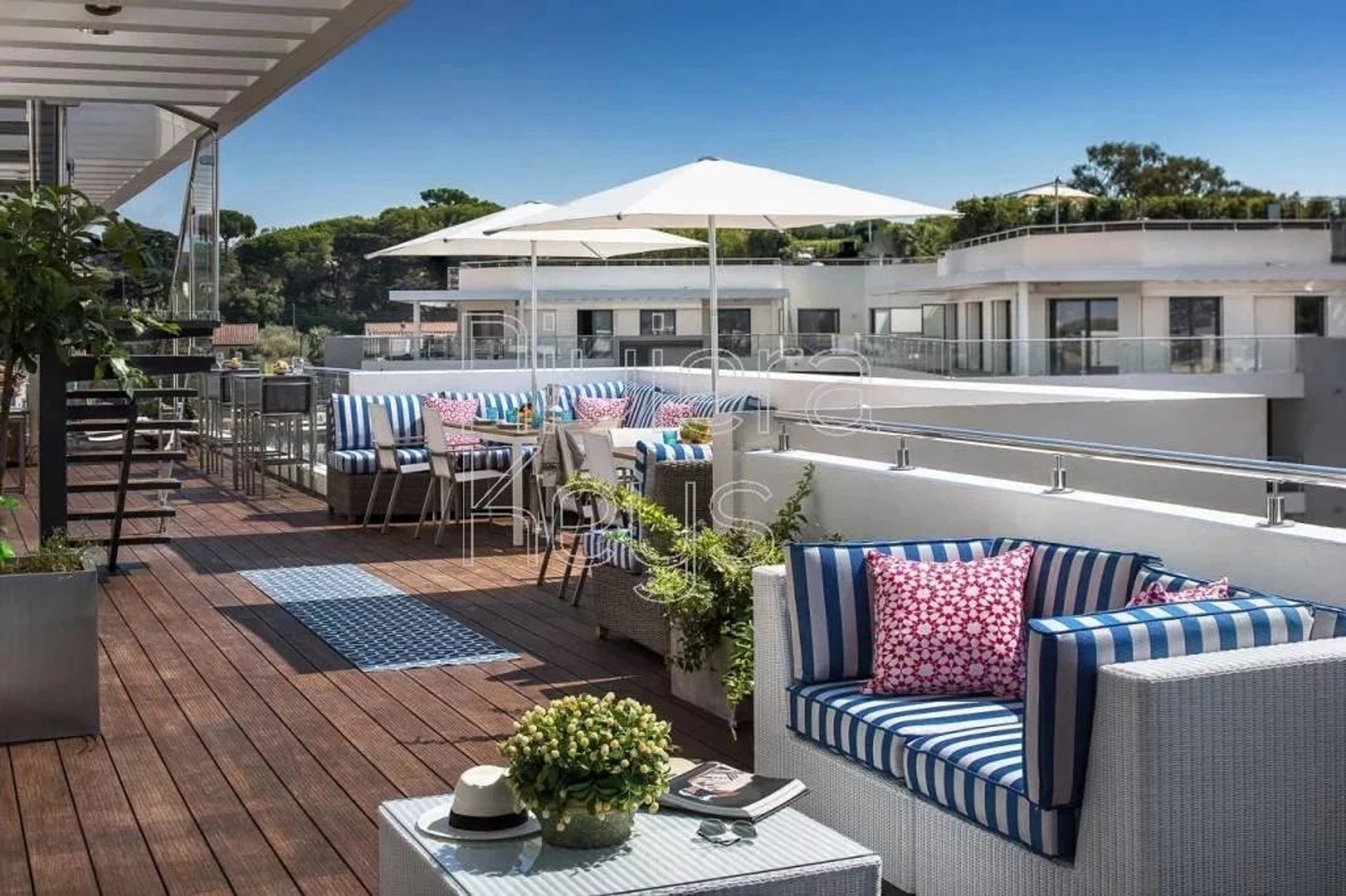 Condominium dans Antibes, Provence-Alpes-Cote d'Azur 12157229