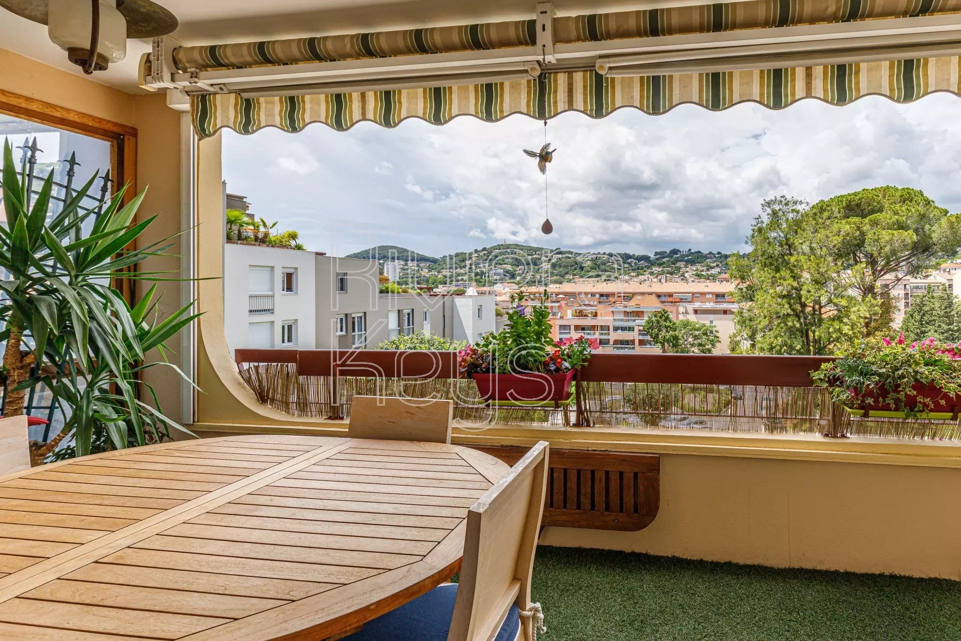 Condominium in Vallauris, Provence-Alpes-Cote d'Azur 12157373