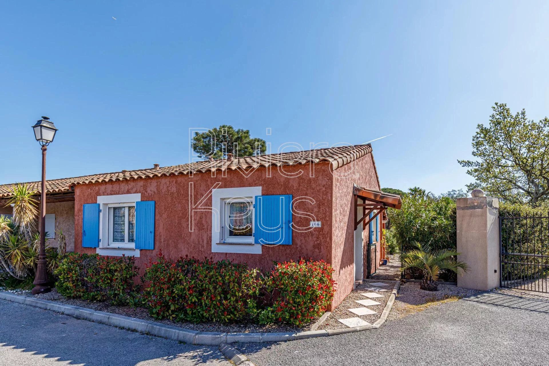 منازل متعددة في Roquebrune-sur-Argens, Var 12157390