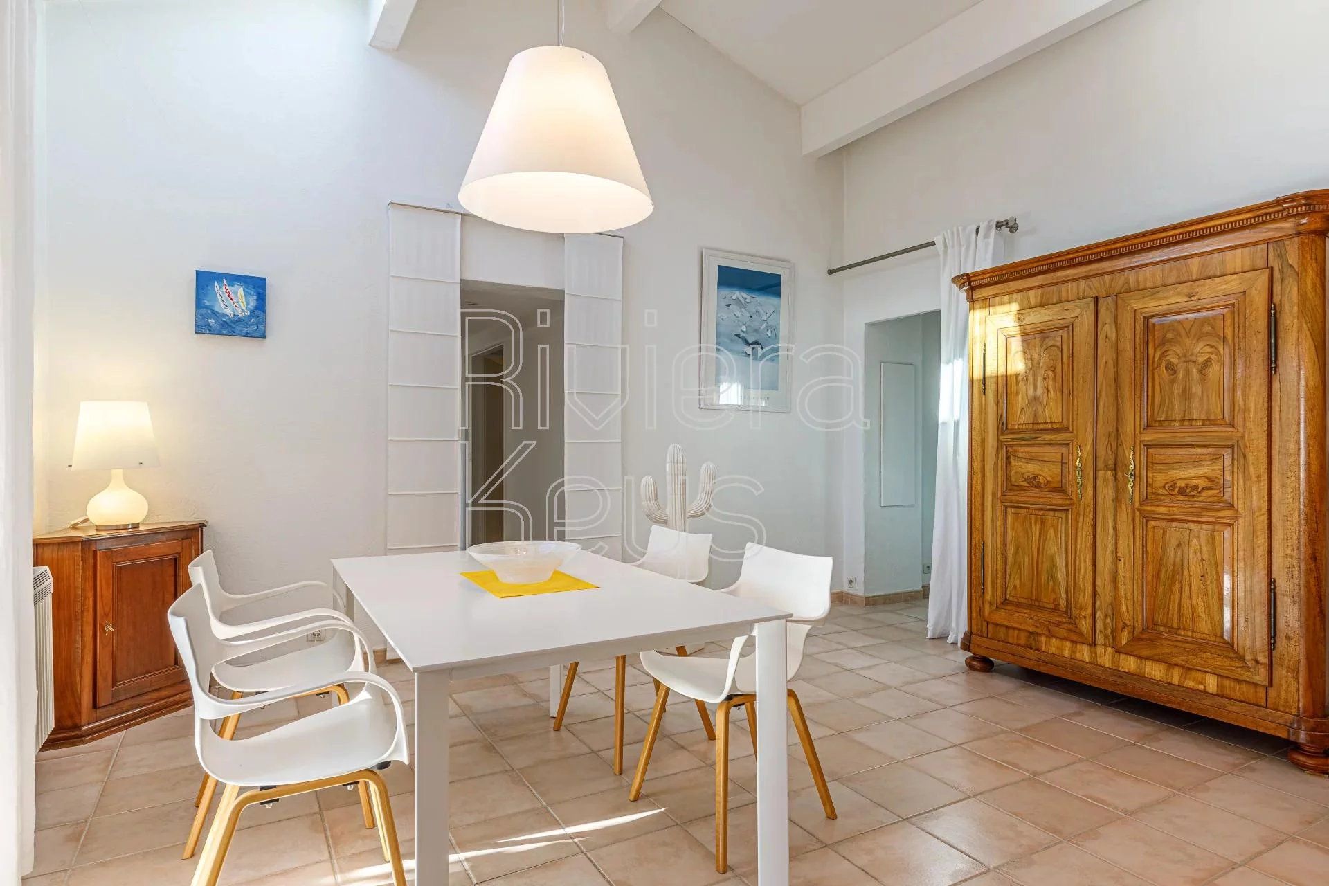 Casa nel Roquebrune-sur-Argens, Provenza-Alpi-Costa Azzurra 12157668