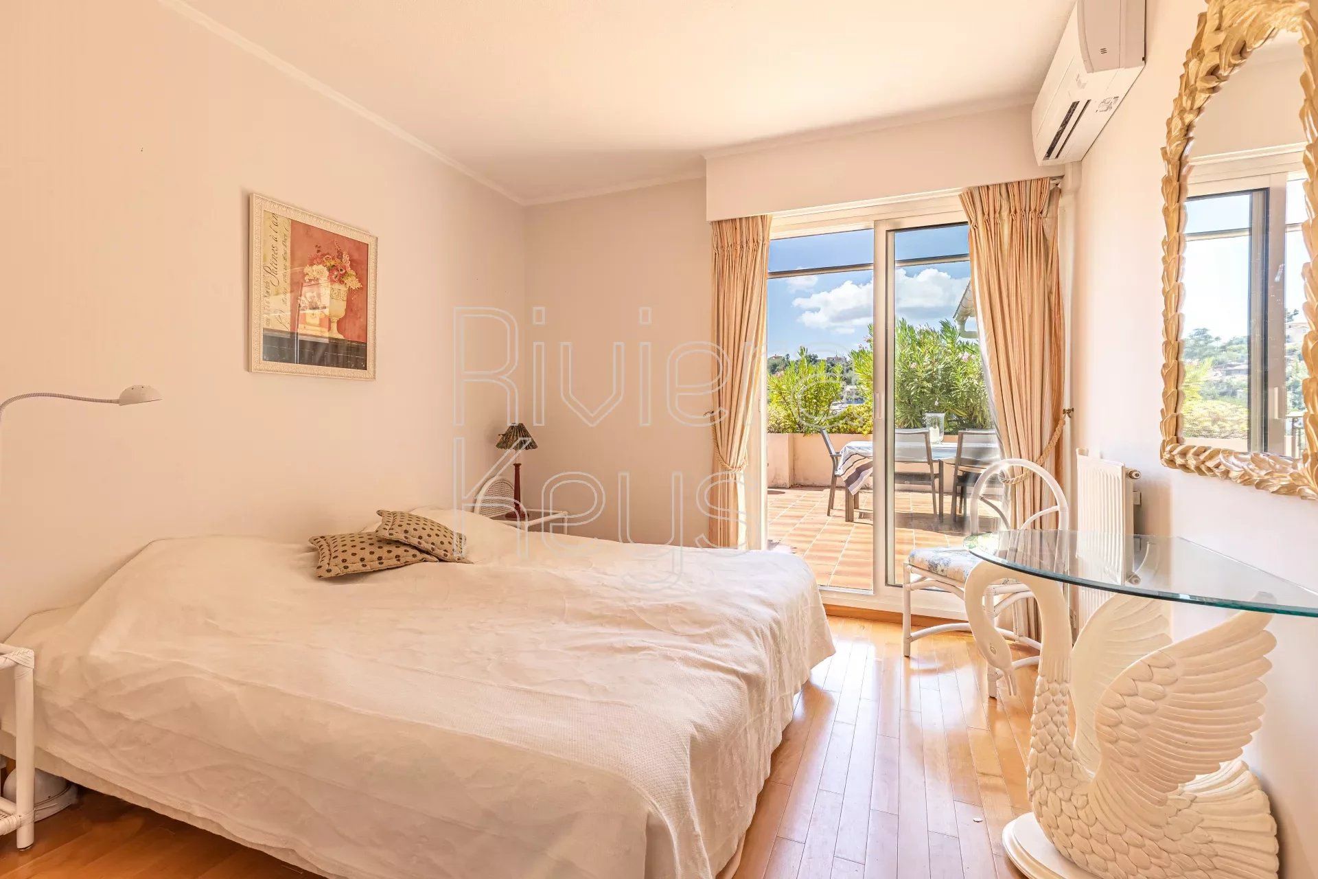 Квартира в Mandelieu-la-Napoule, Alpes-Maritimes 12157686