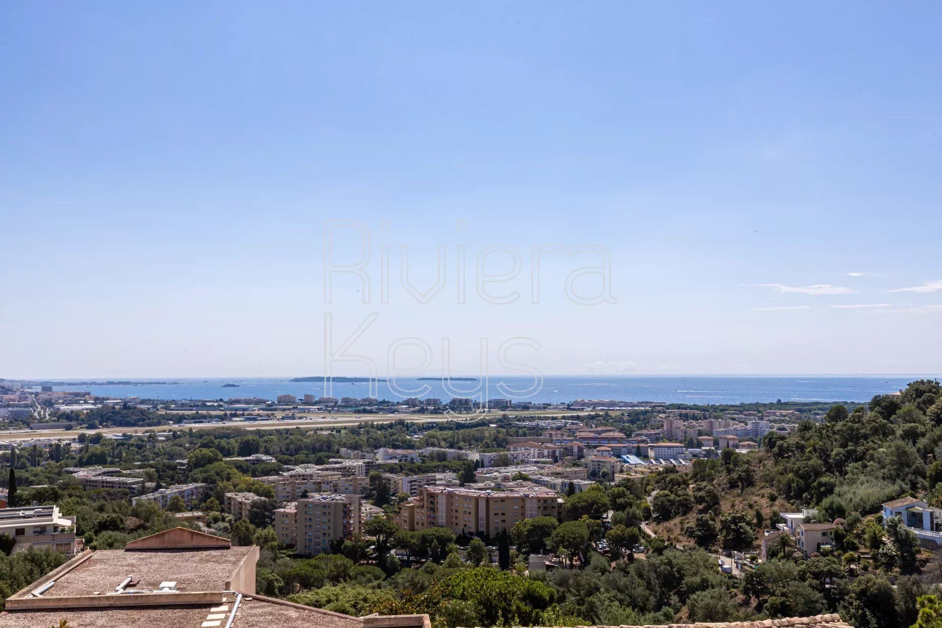 Квартира в Mandelieu-la-Napoule, Alpes-Maritimes 12157686