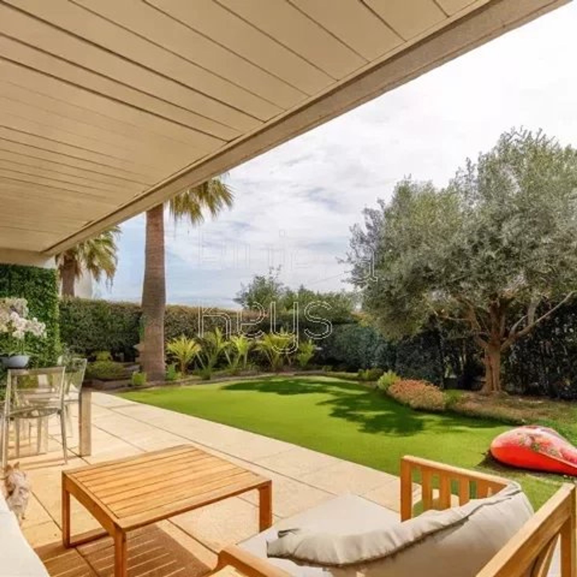 Osakehuoneisto sisään Antibes, Provence-Alpes-Cote d'Azur 12157754