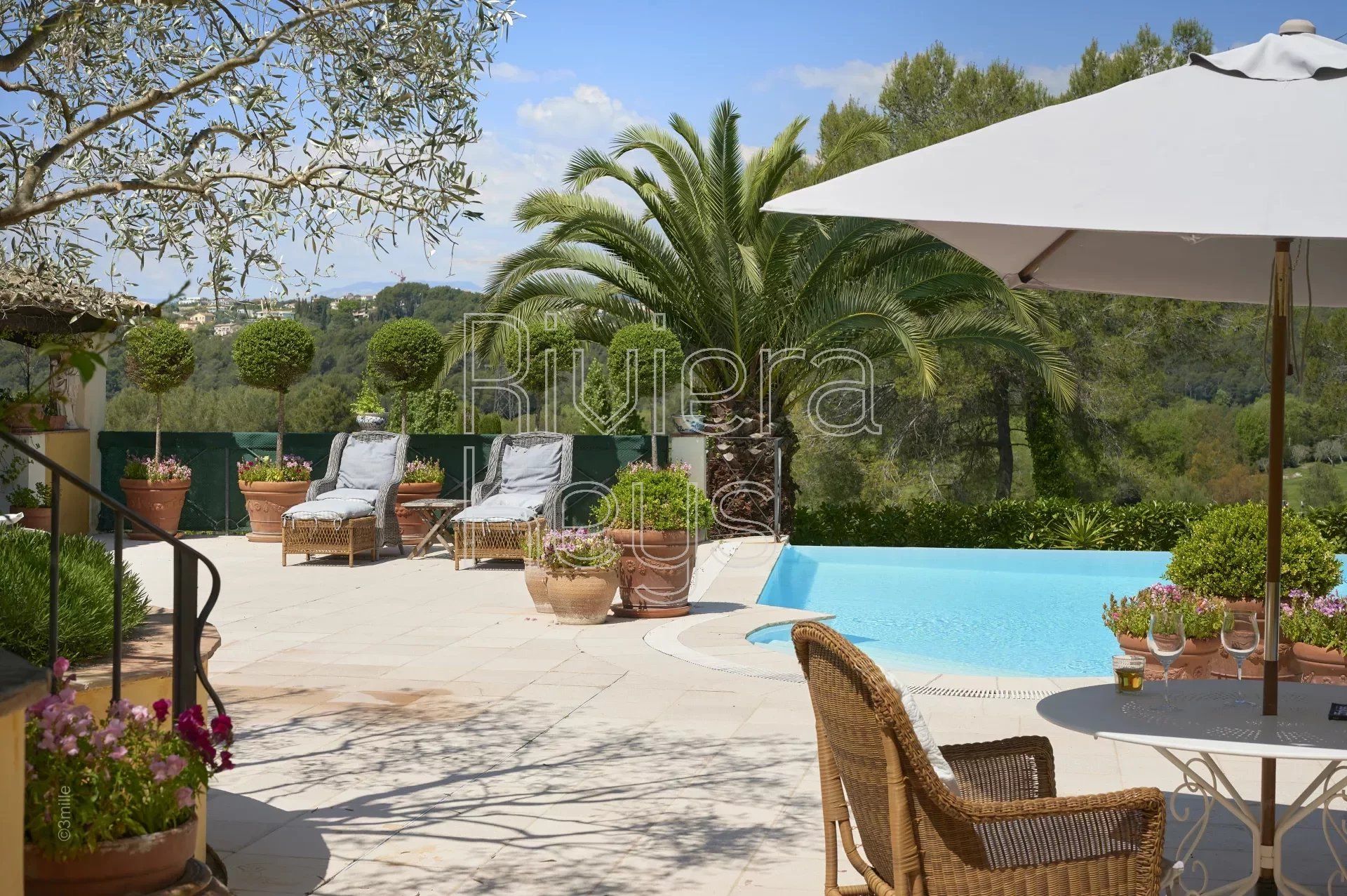 Будинок в Mougins, Alpes-Maritimes 12157772