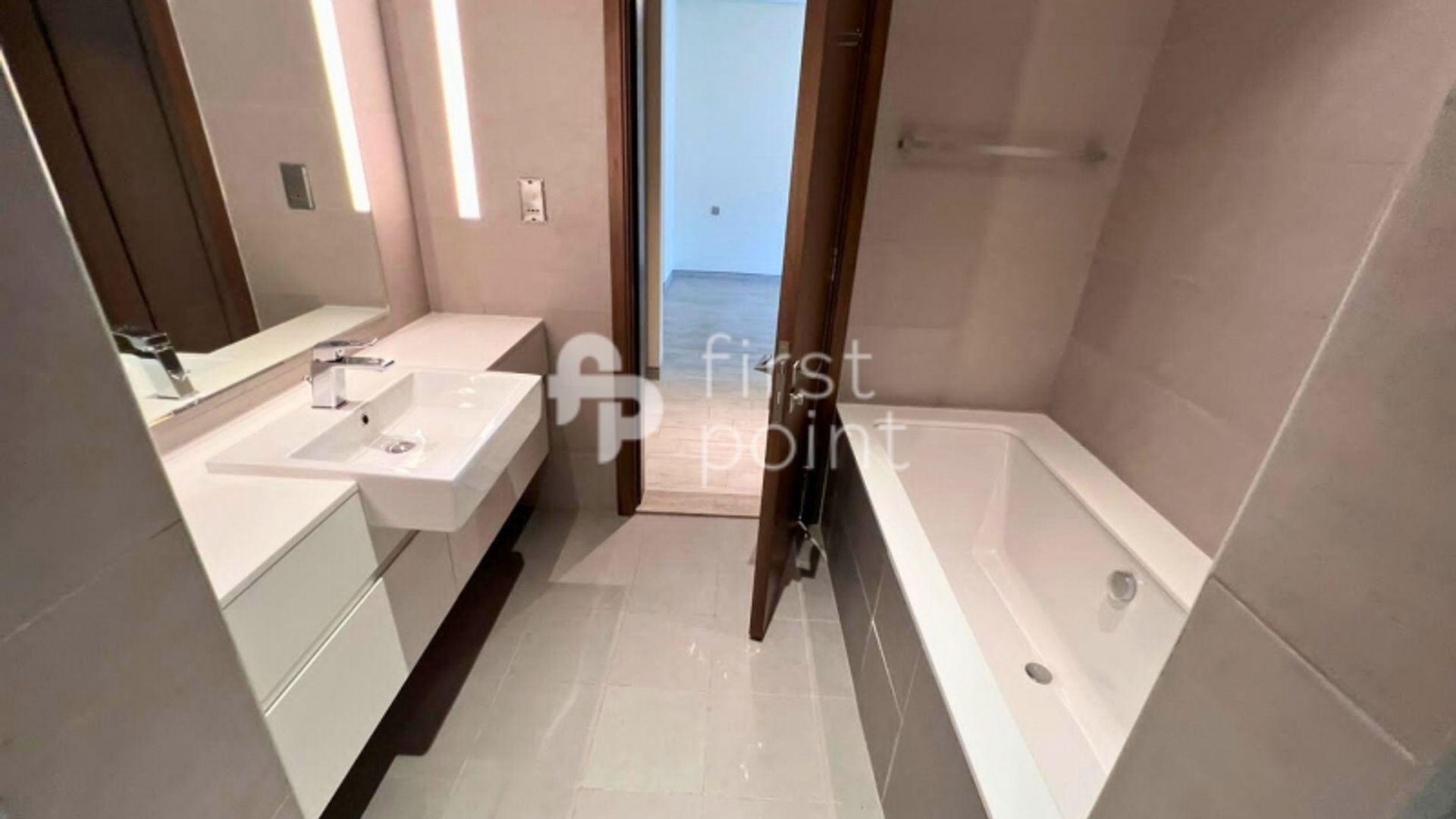 Condominium dans Dubai, Dubai 12158368