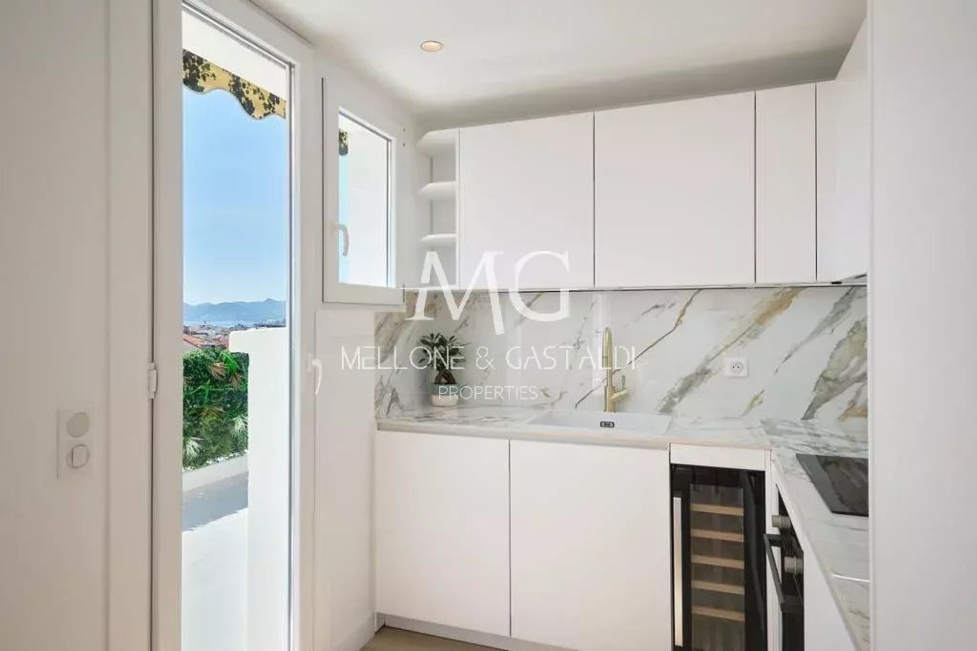 Condominium in Cannes, Alpes-Maritimes 12162295