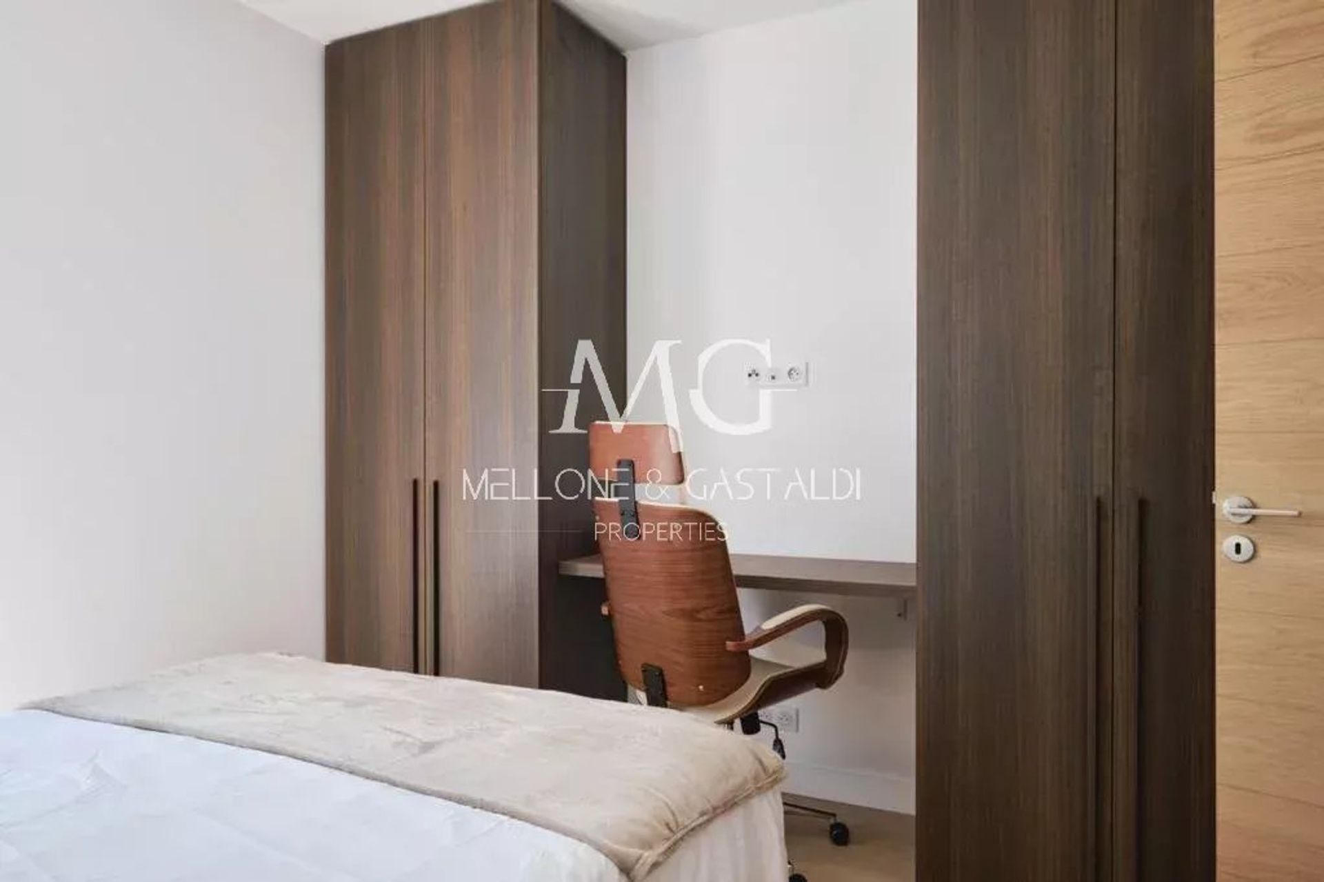 Condominium in Cannes, Alpes-Maritimes 12162295