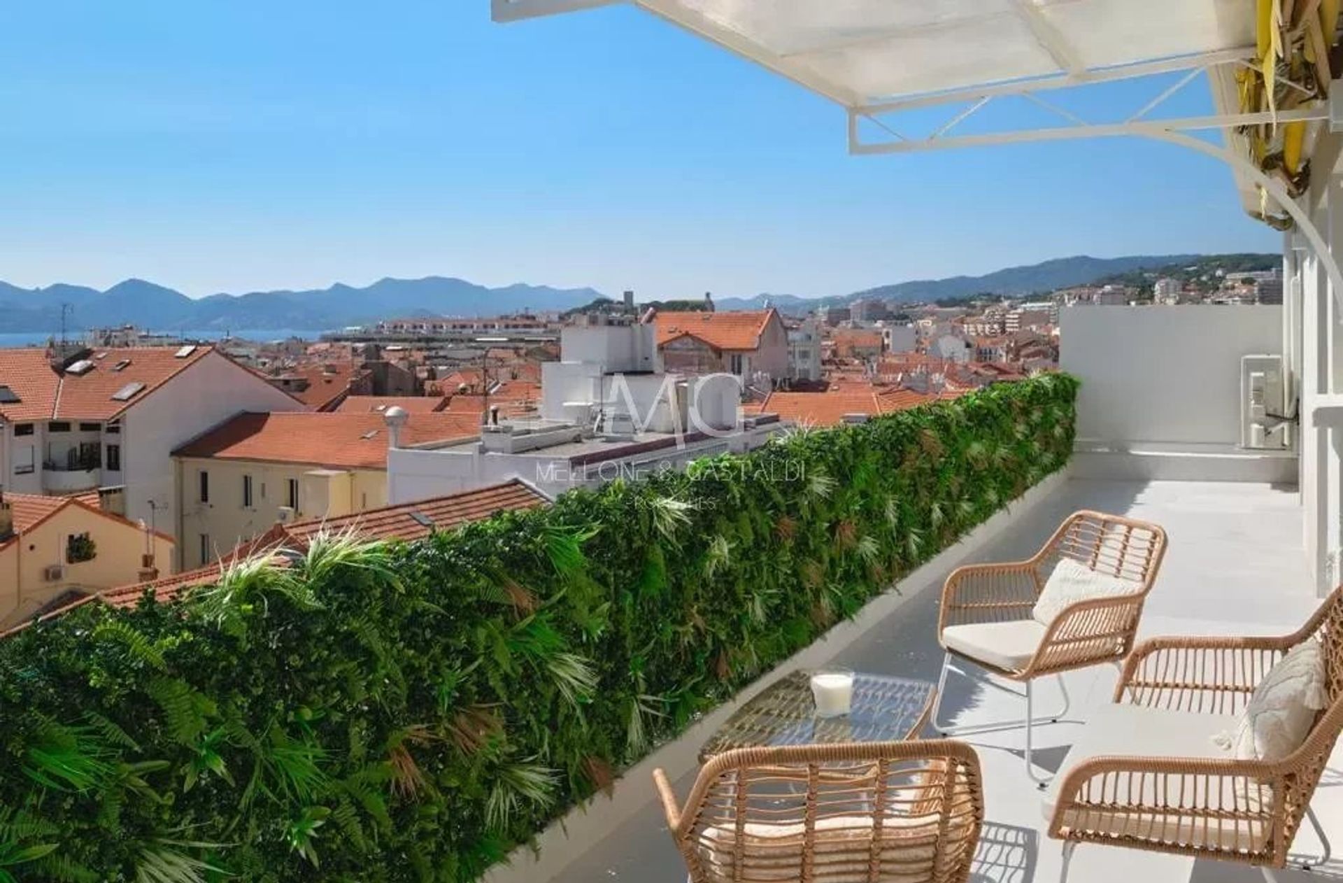 Condominium in Cannes, Provence-Alpes-Côte d'Azur 12162295