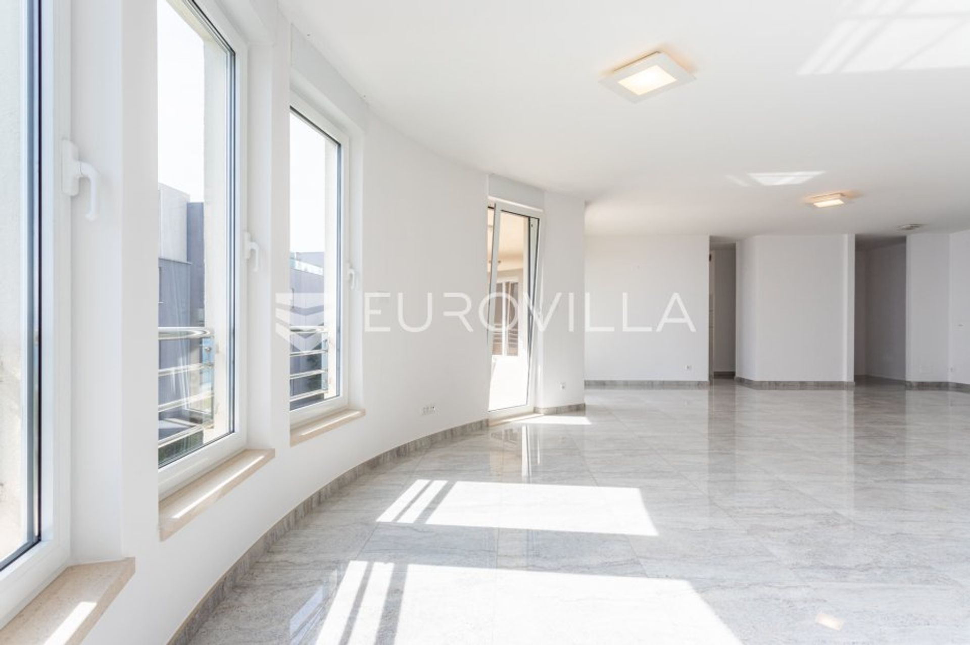 Condominium in Split, Splitsko-Dalmatinska Zupanija 12162442