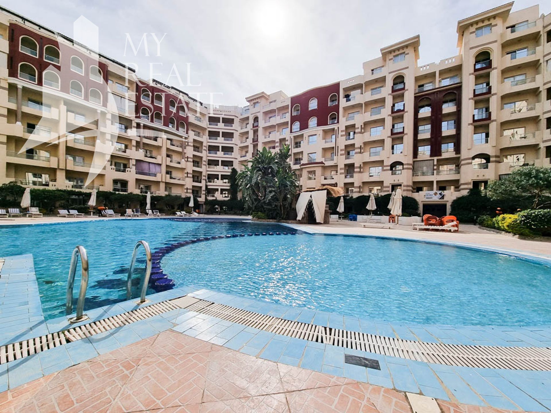 Condominium in Al Ghardaqah, Al Bahr al Ahmar 12167197