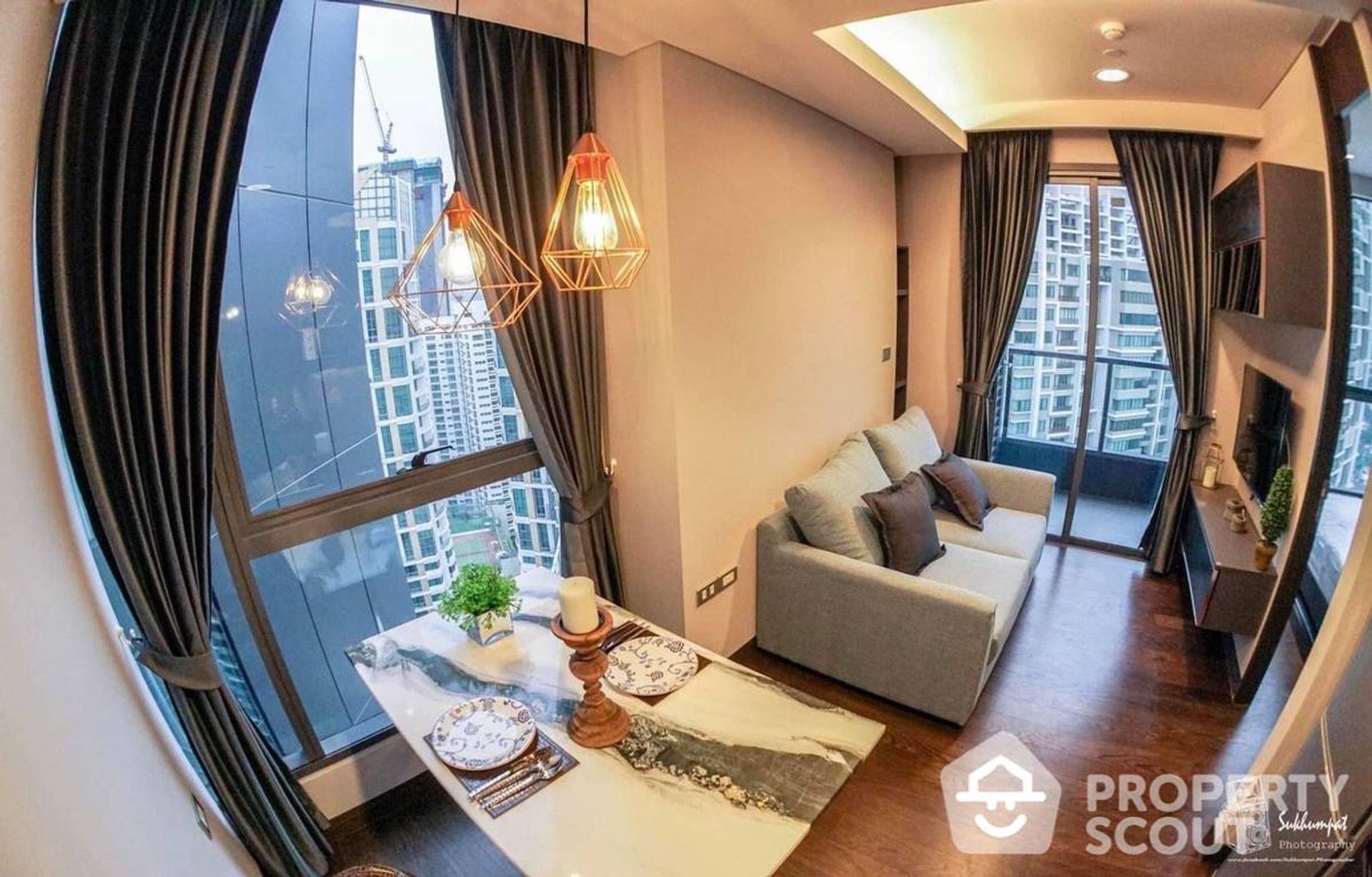 Condominium in Khlong Toei, Krung Thep Maha Nakhon 12167975