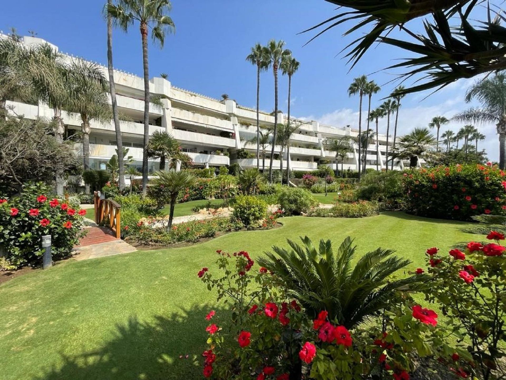 Condominium in Marbella, Andalusia 12171797