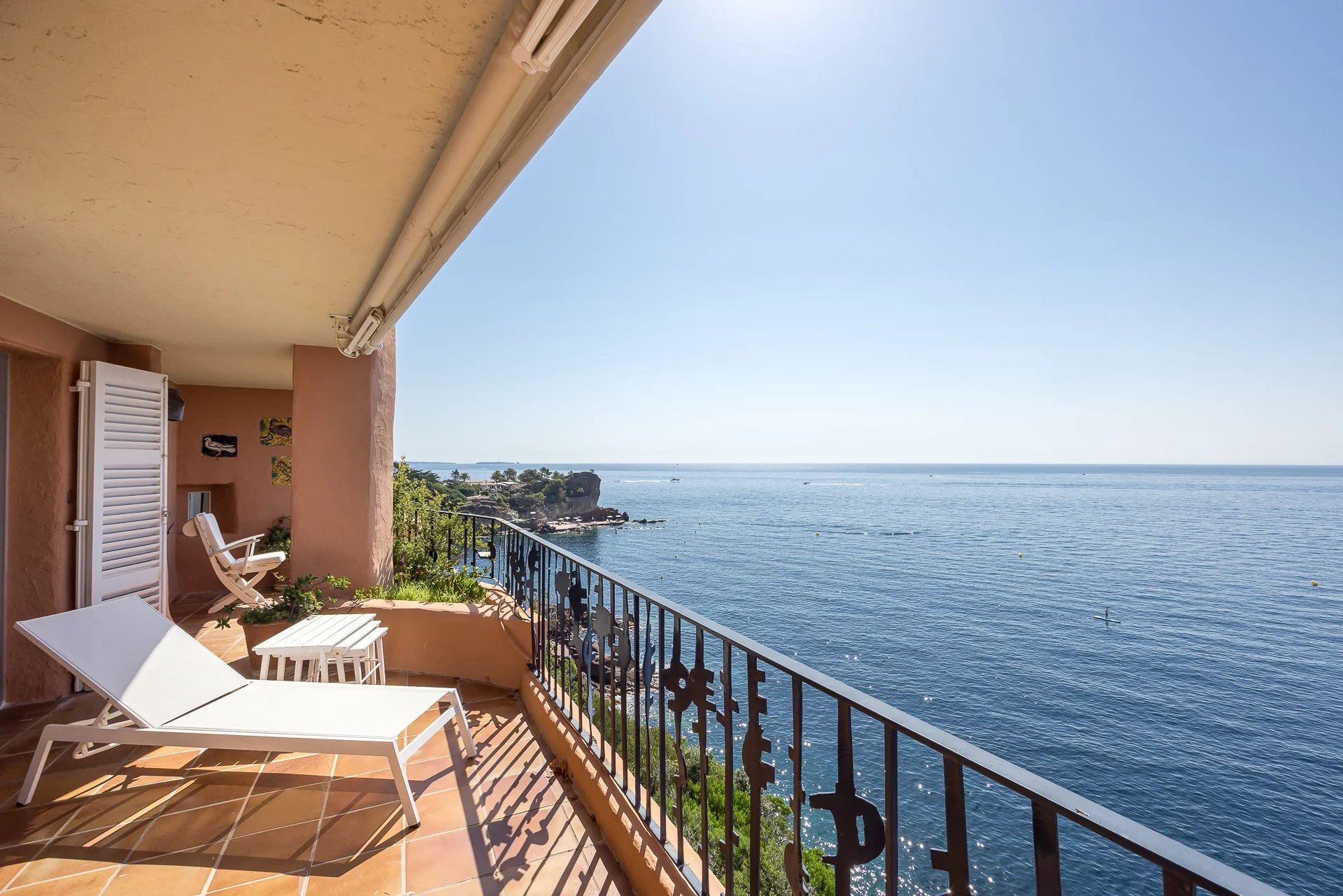 Condominium in Theoule-sur-Mer, Provence-Alpes-Cote d'Azur 12171979