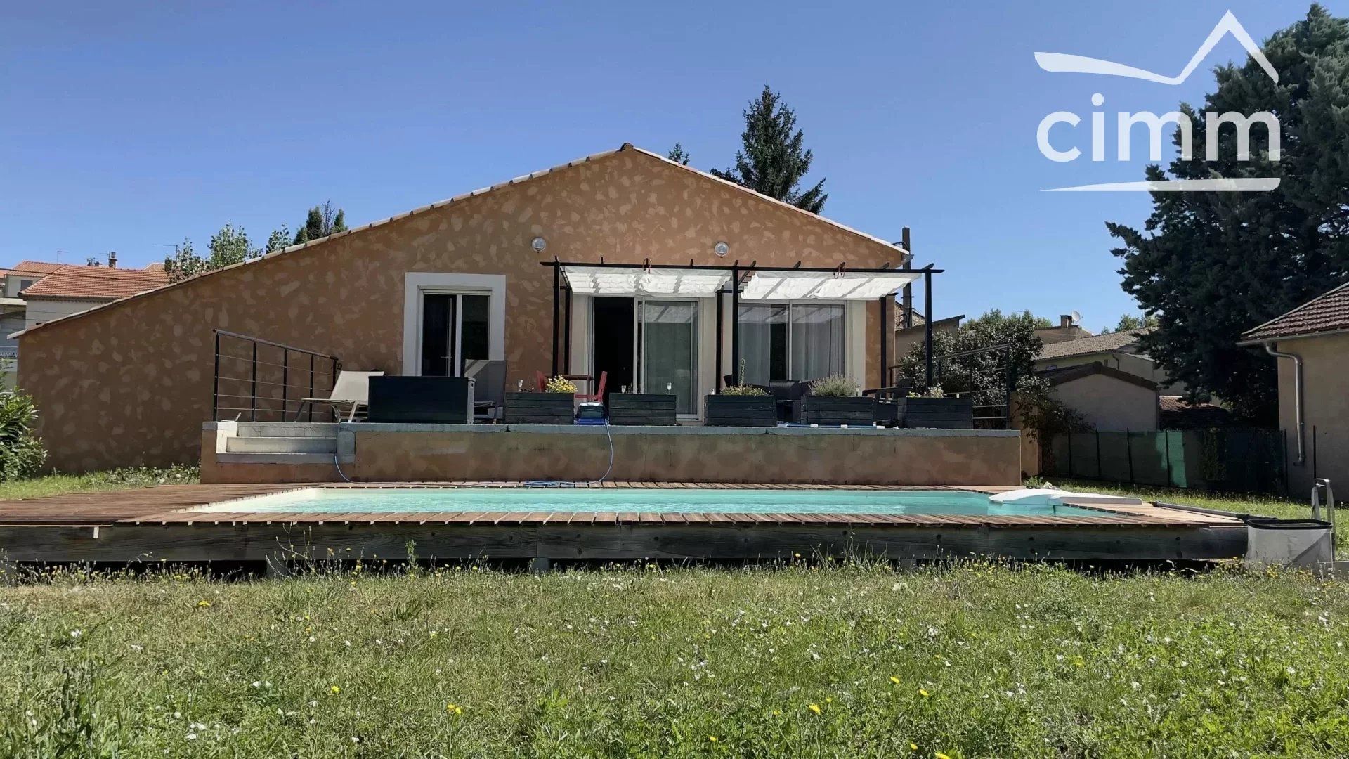 casa no Laragne-Monteglin, Provence-Alpes-Cote d'Azur 12173153