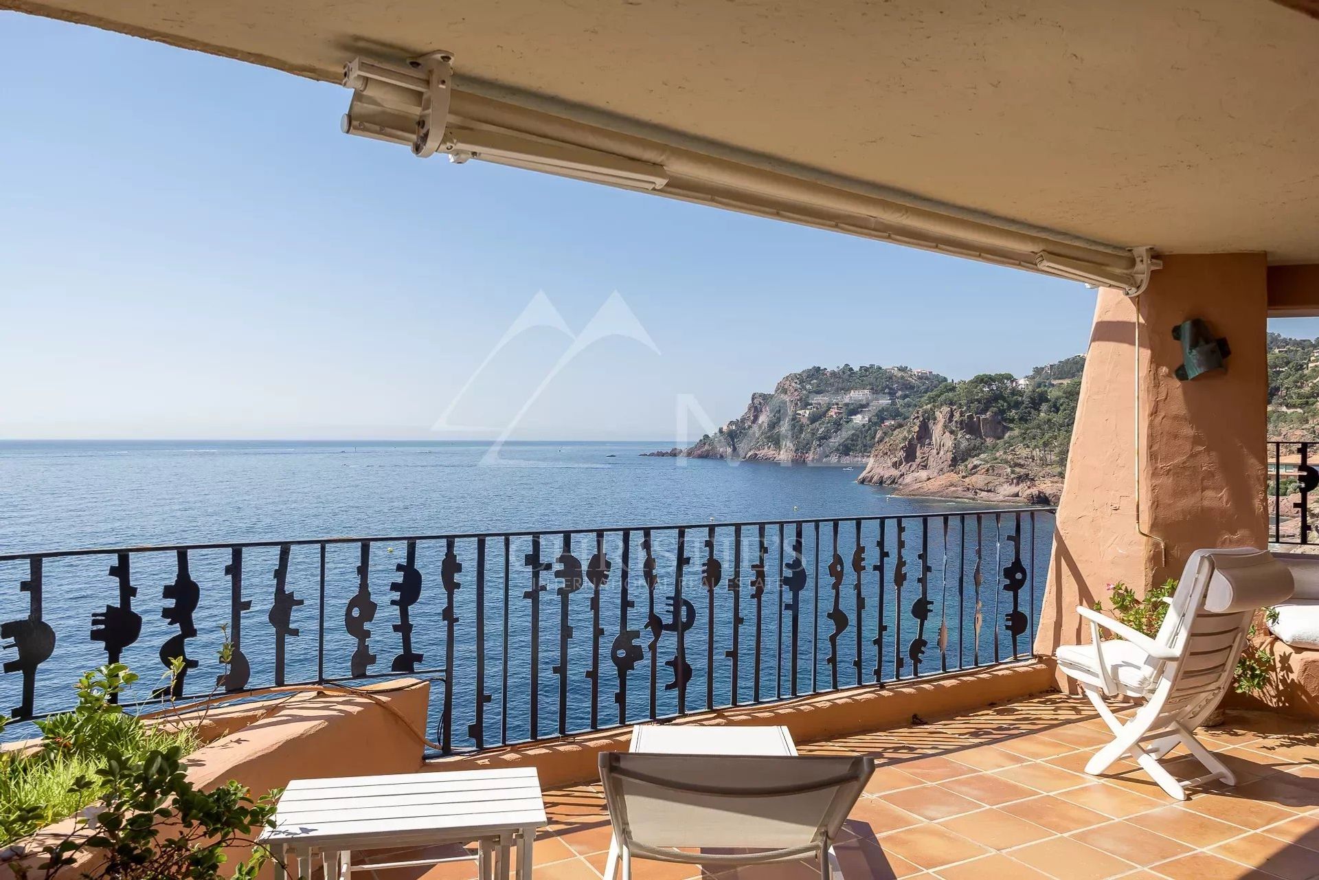 Condominio nel Theoule-sur-Mer, Provence-Alpes-Cote d'Azur 12177768