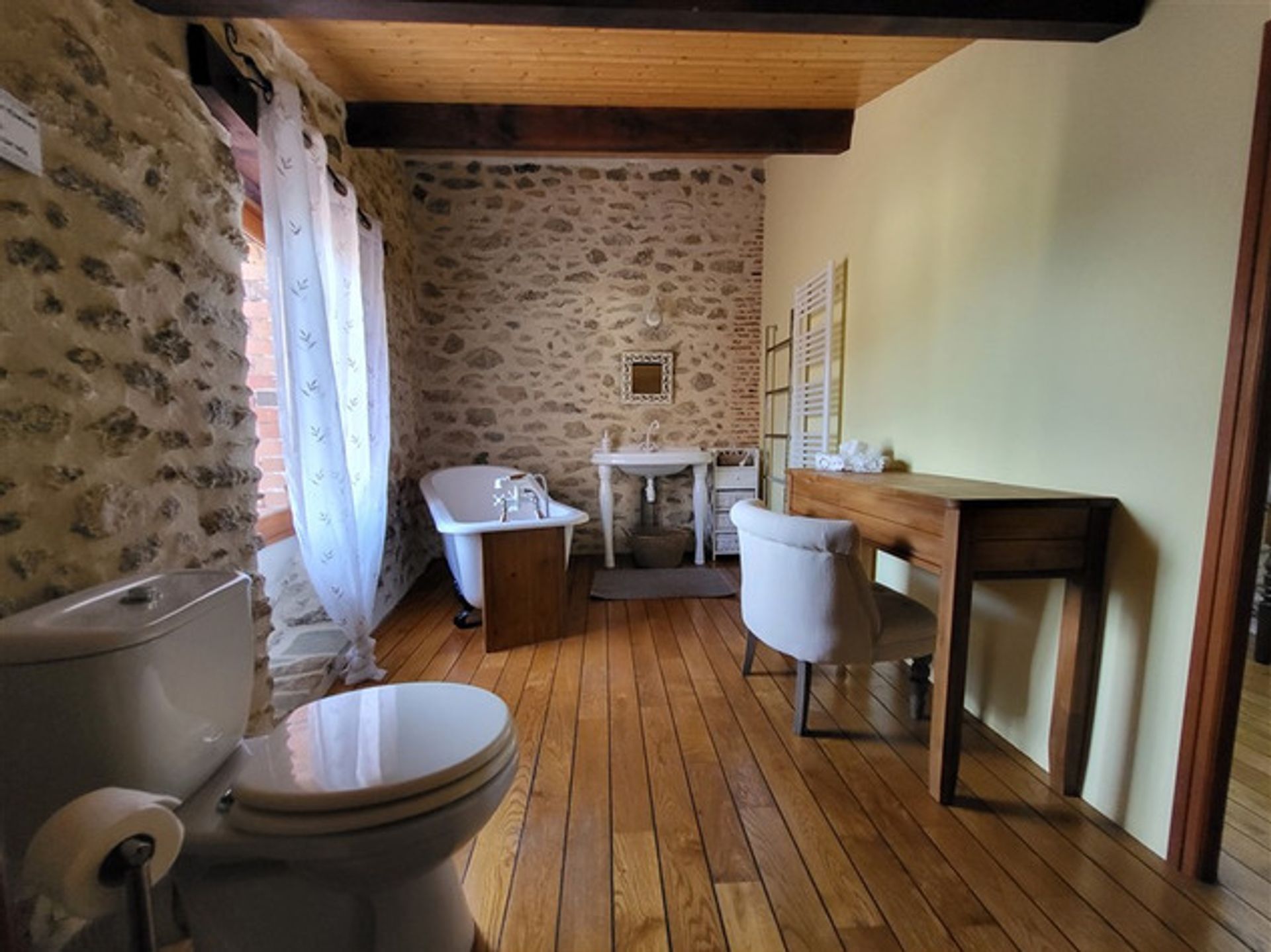 Huis in Magnac-Laval, Nouvelle-Aquitaine 12179999