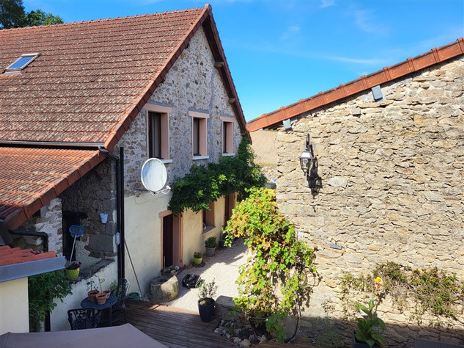 Huis in Magnac-Laval, Nouvelle-Aquitaine 12179999