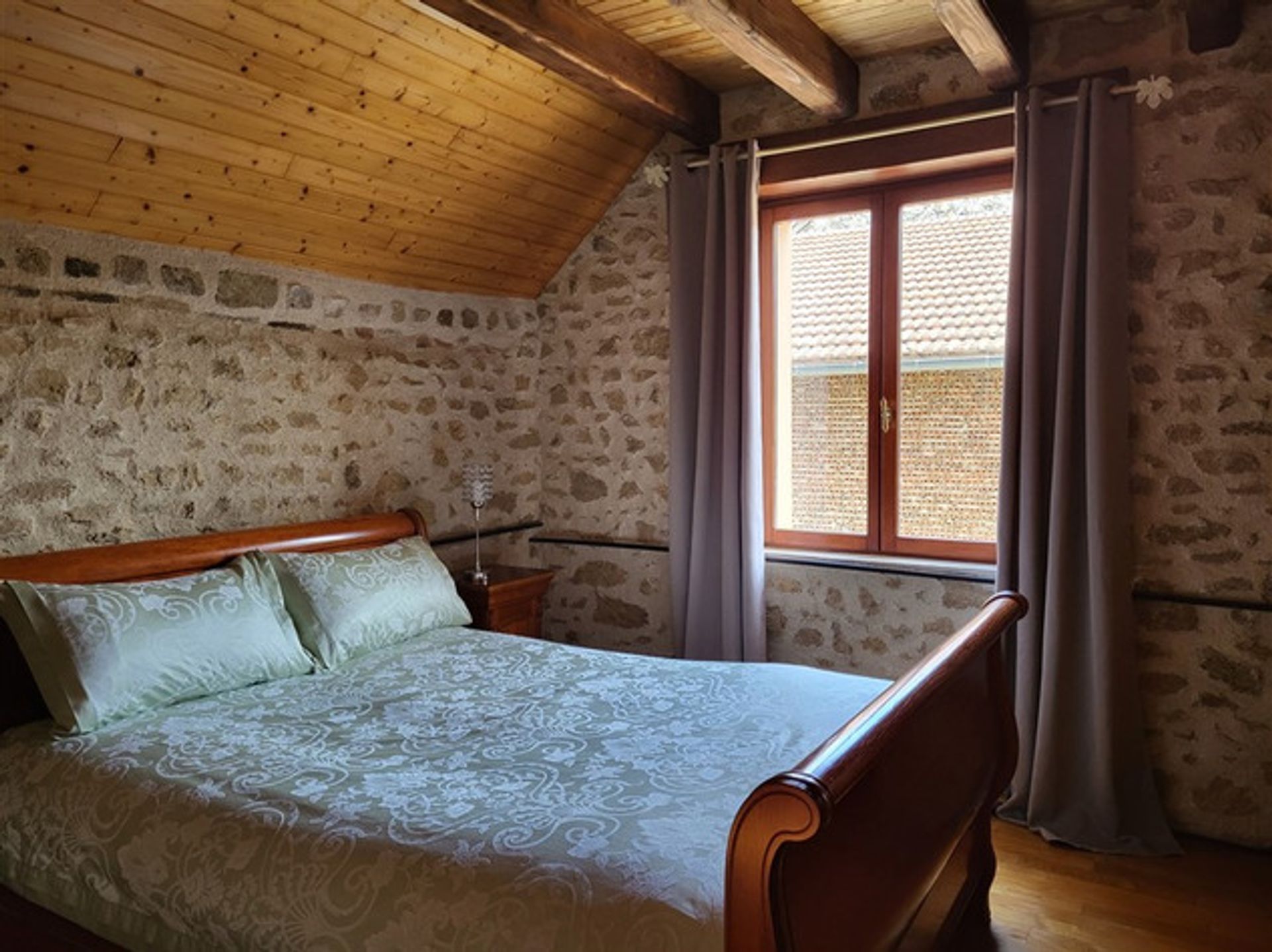 Huis in Magnac-Laval, Nouvelle-Aquitaine 12179999