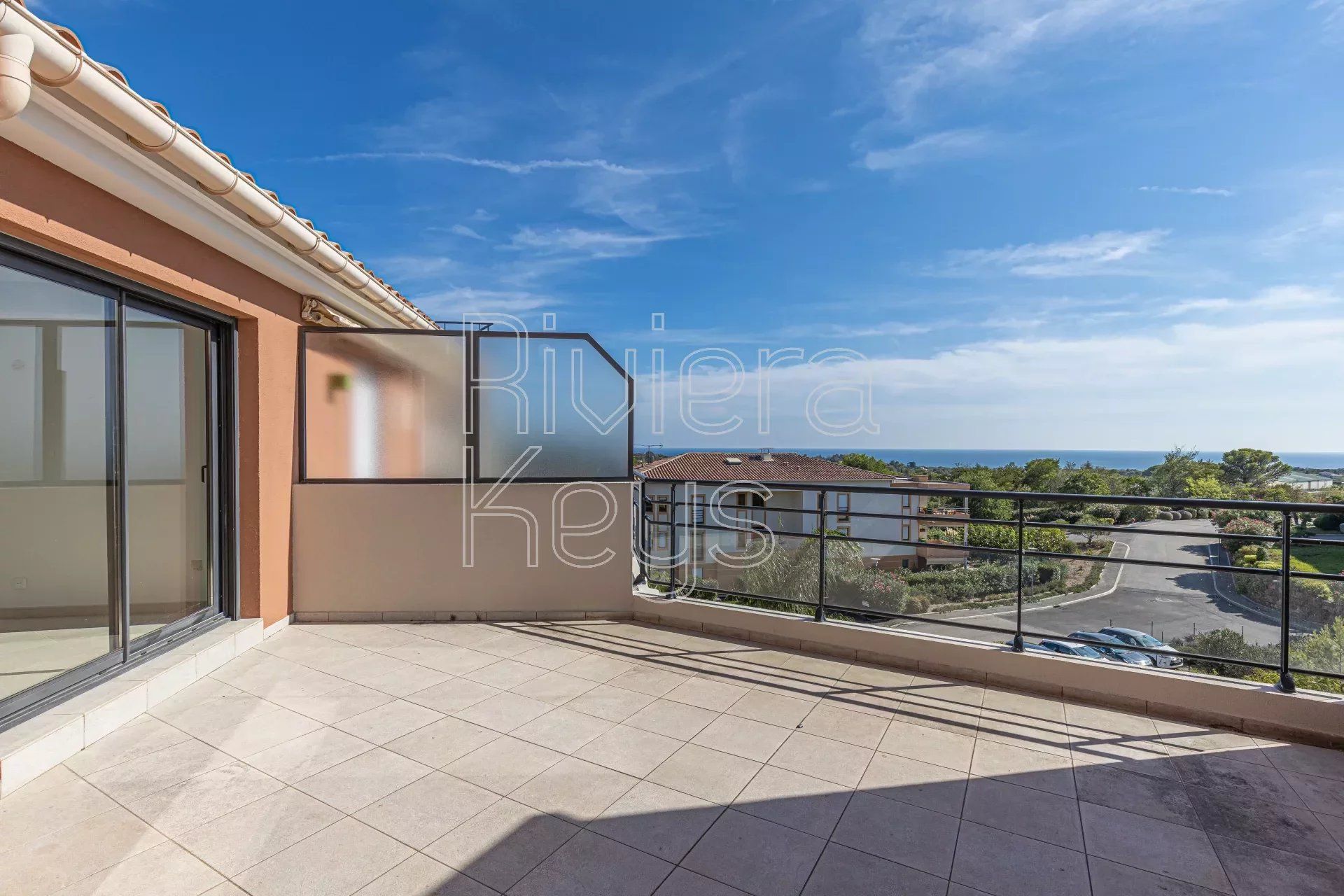 Condominium in Saint-Raphael, Provence-Alpes-Cote d'Azur 12183812