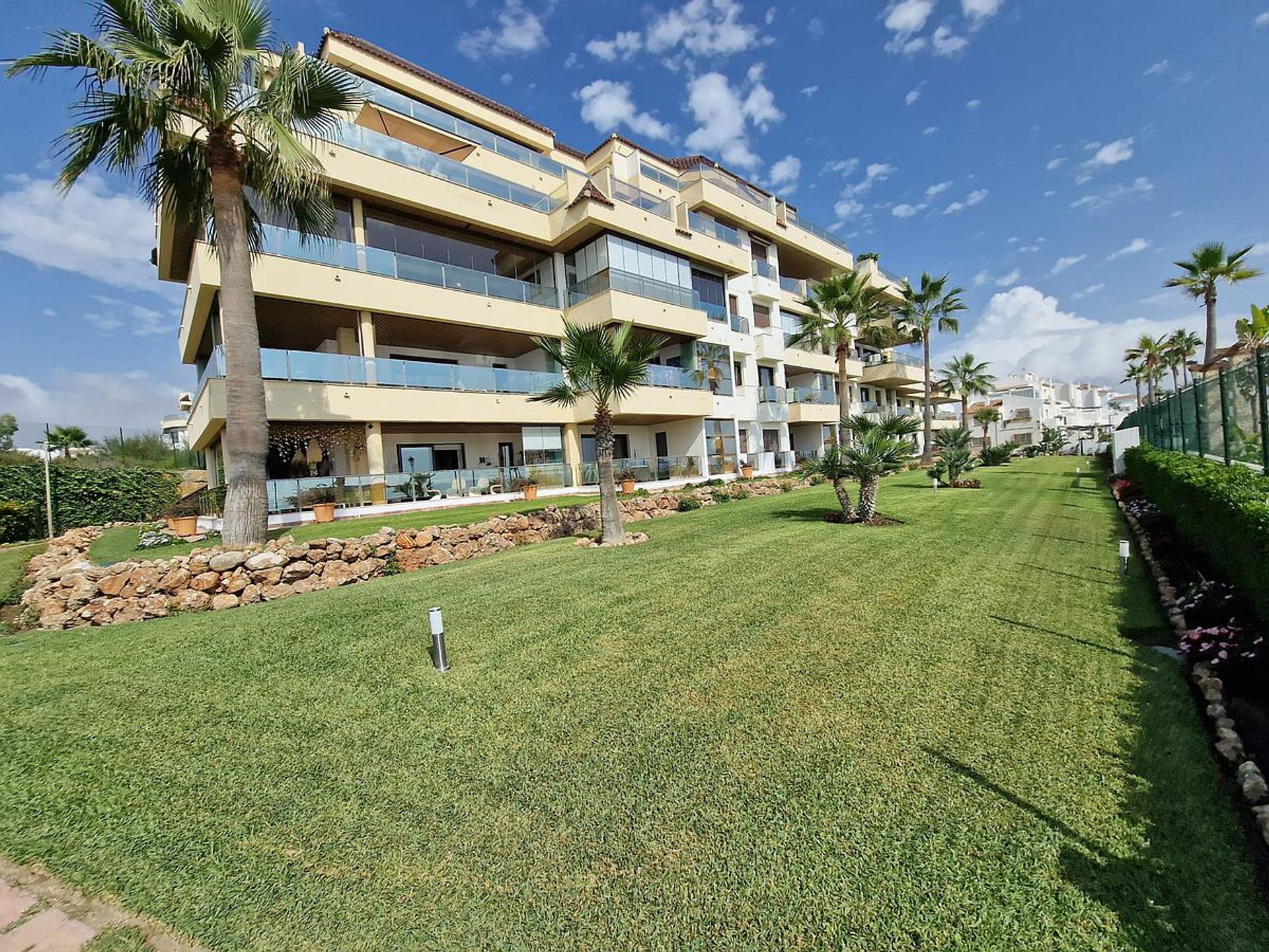 Condominium in Castillo de Sabinillas, Andalusia 12184778