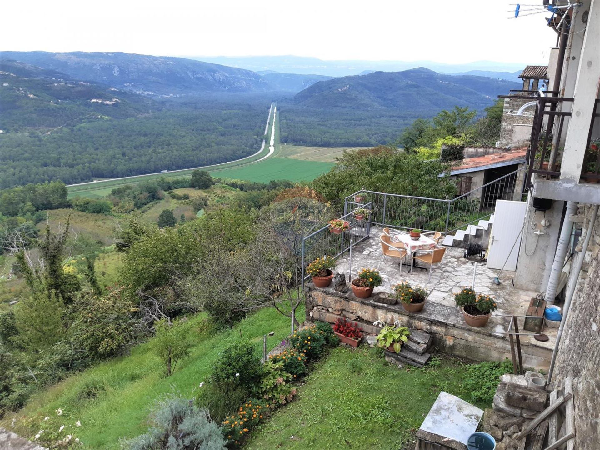 casa en Motovun, Istarska županija 12185721