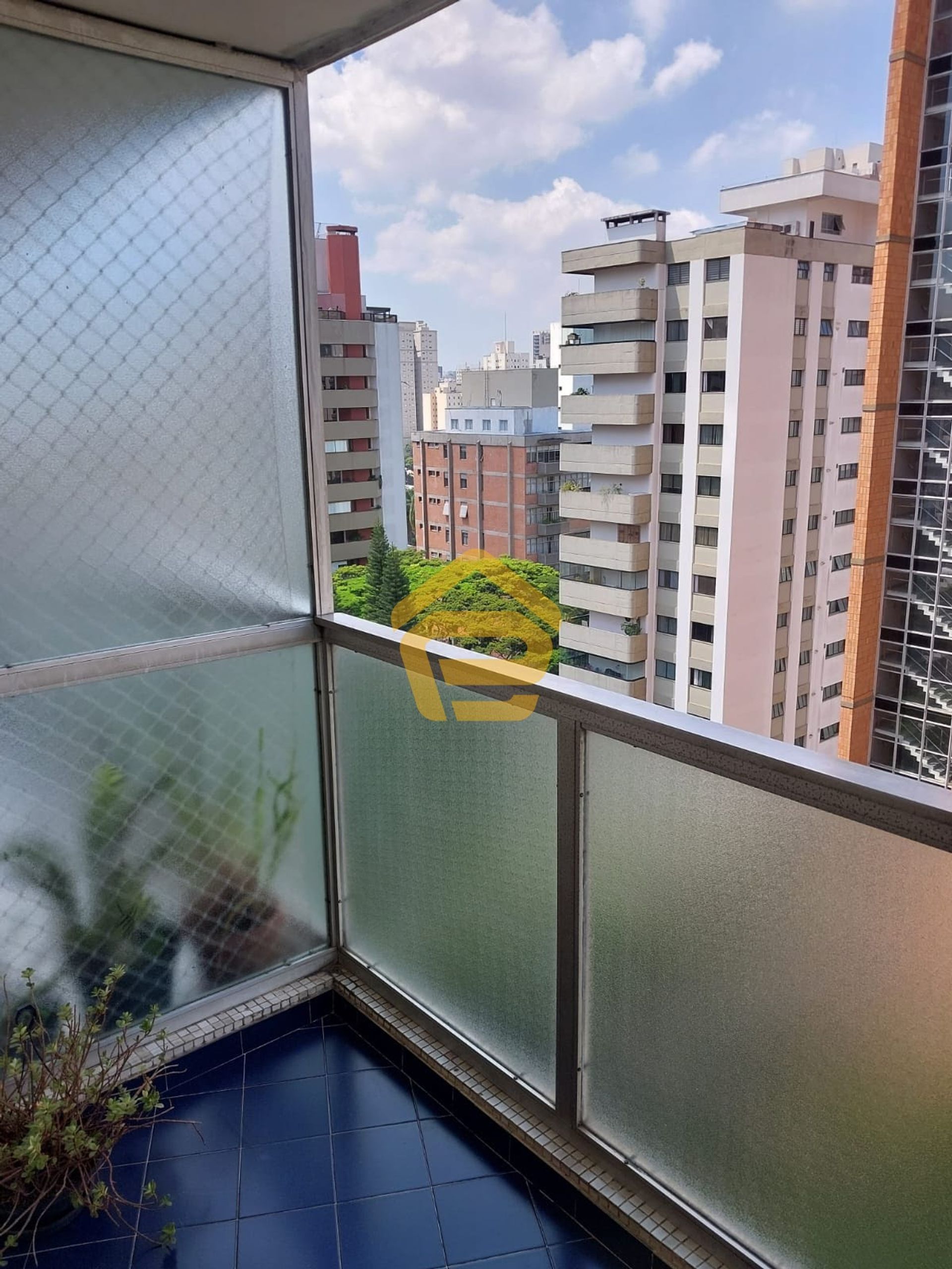 अन्य में , São Paulo 12188872