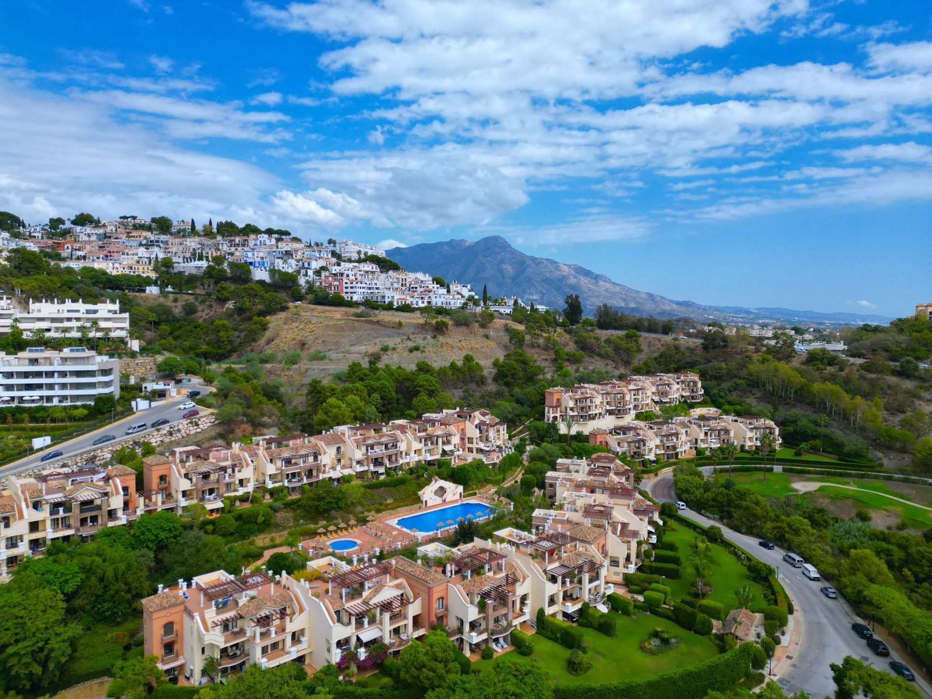 Condominium in Benahavís, Andalucía 12191386