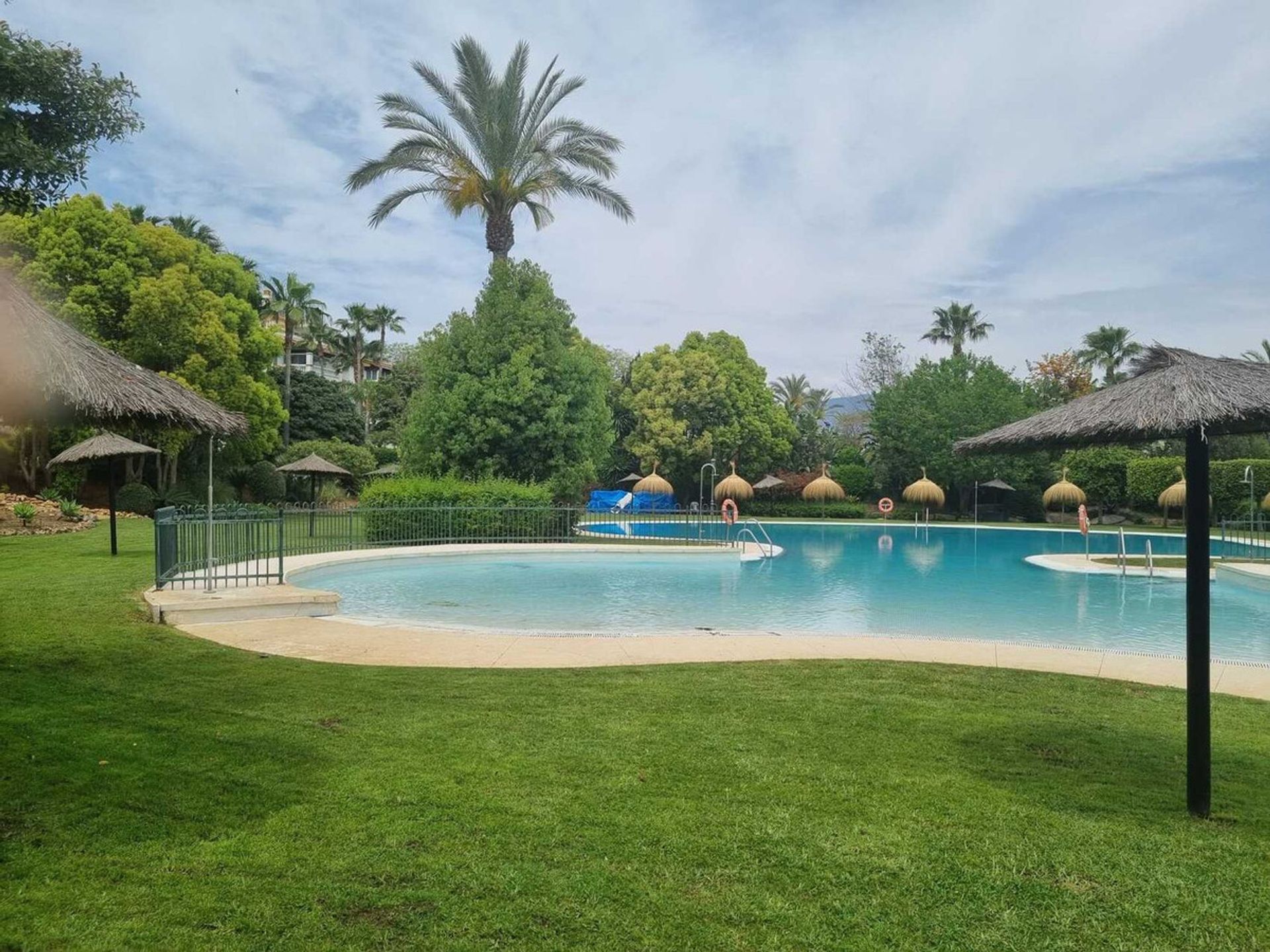 Condominium in Marbella, Andalucía 12192029