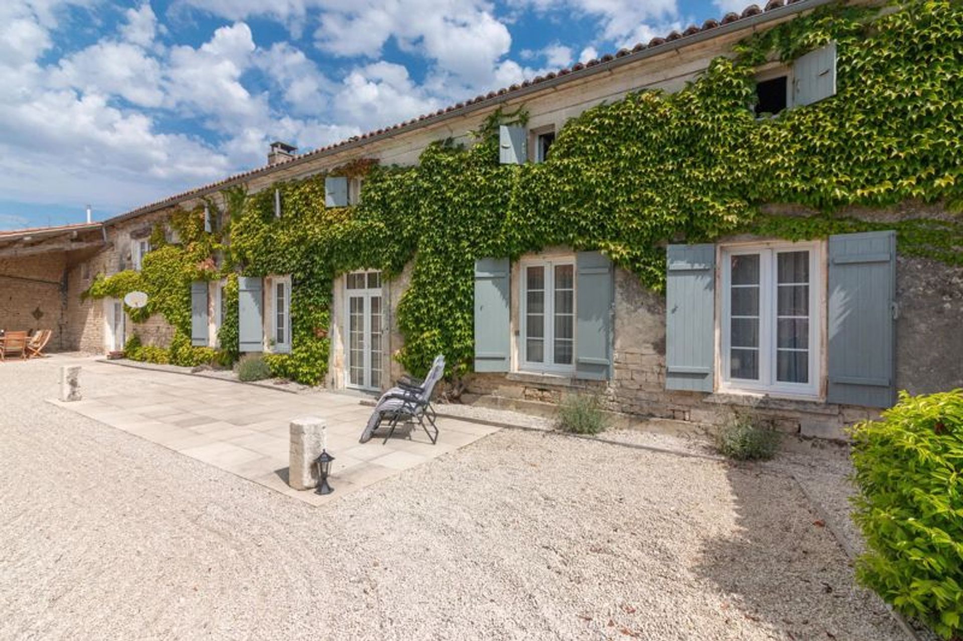 House in Matha, Nouvelle-Aquitaine 12192432