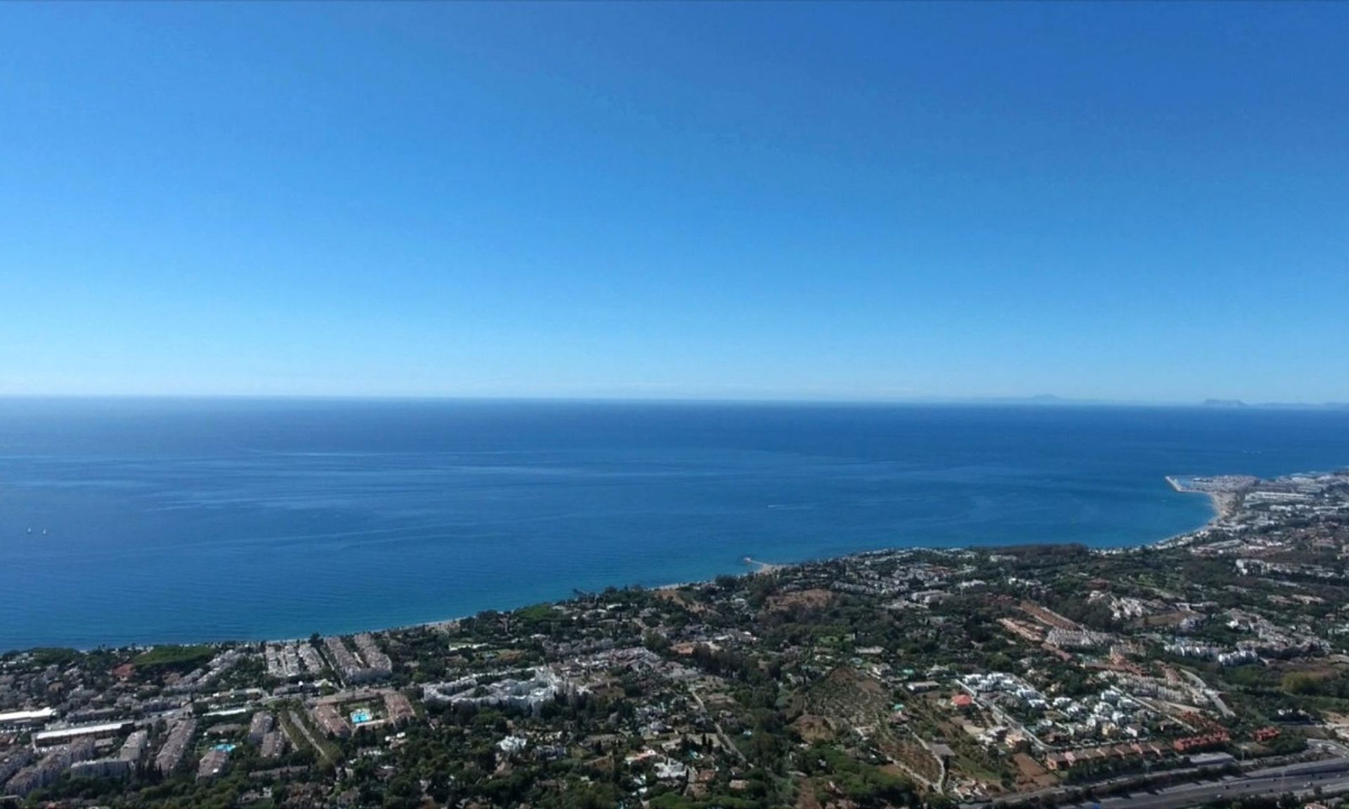 土地 在 Marbella, Andalucía 12192643