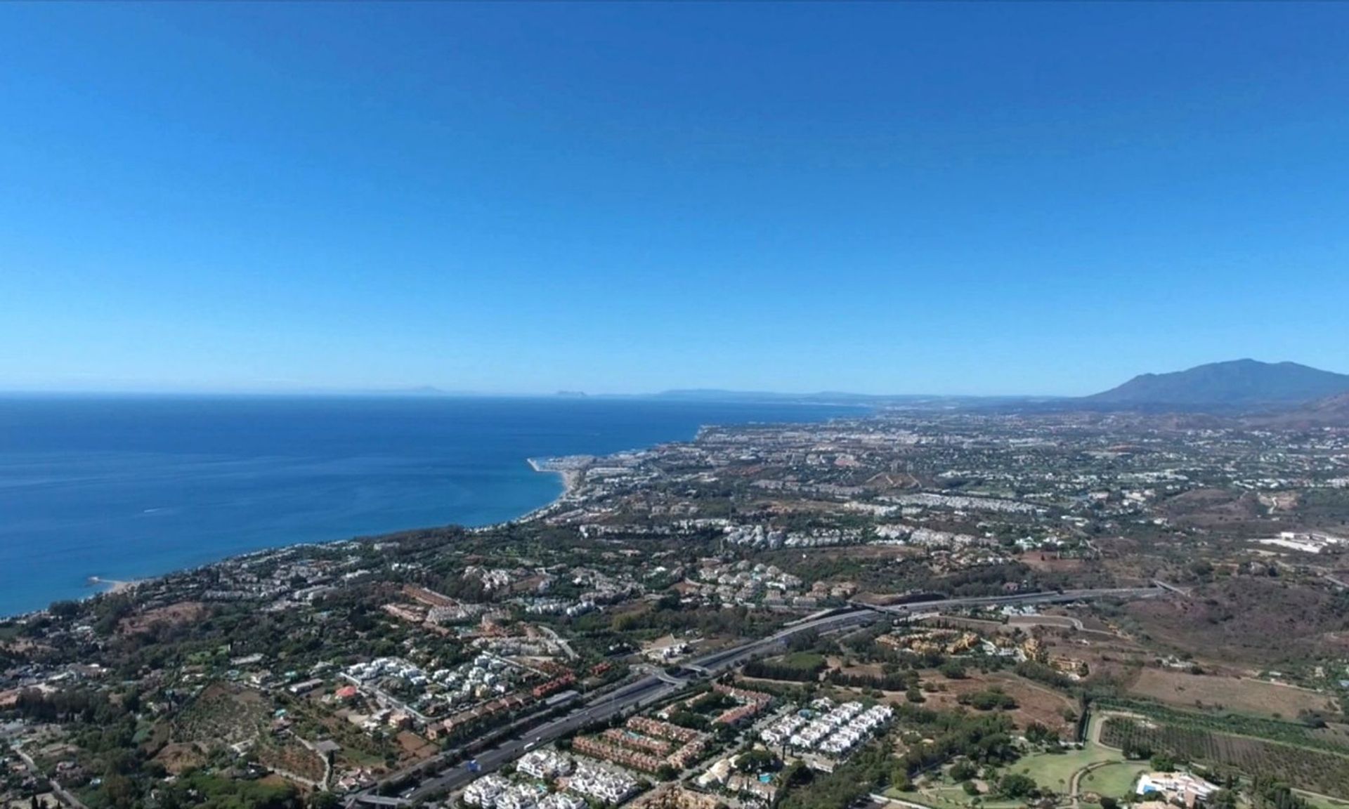 土地 在 Marbella, Andalucía 12192643