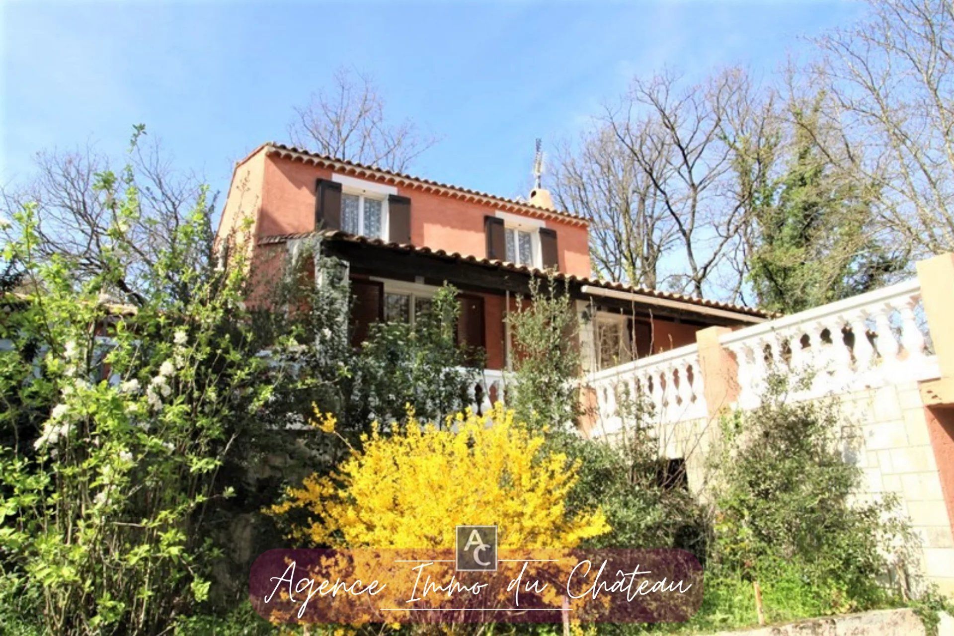 жилой дом в Sainte-Anastasie-sur-Issole, Provence-Alpes-Cote d'Azur 12193940