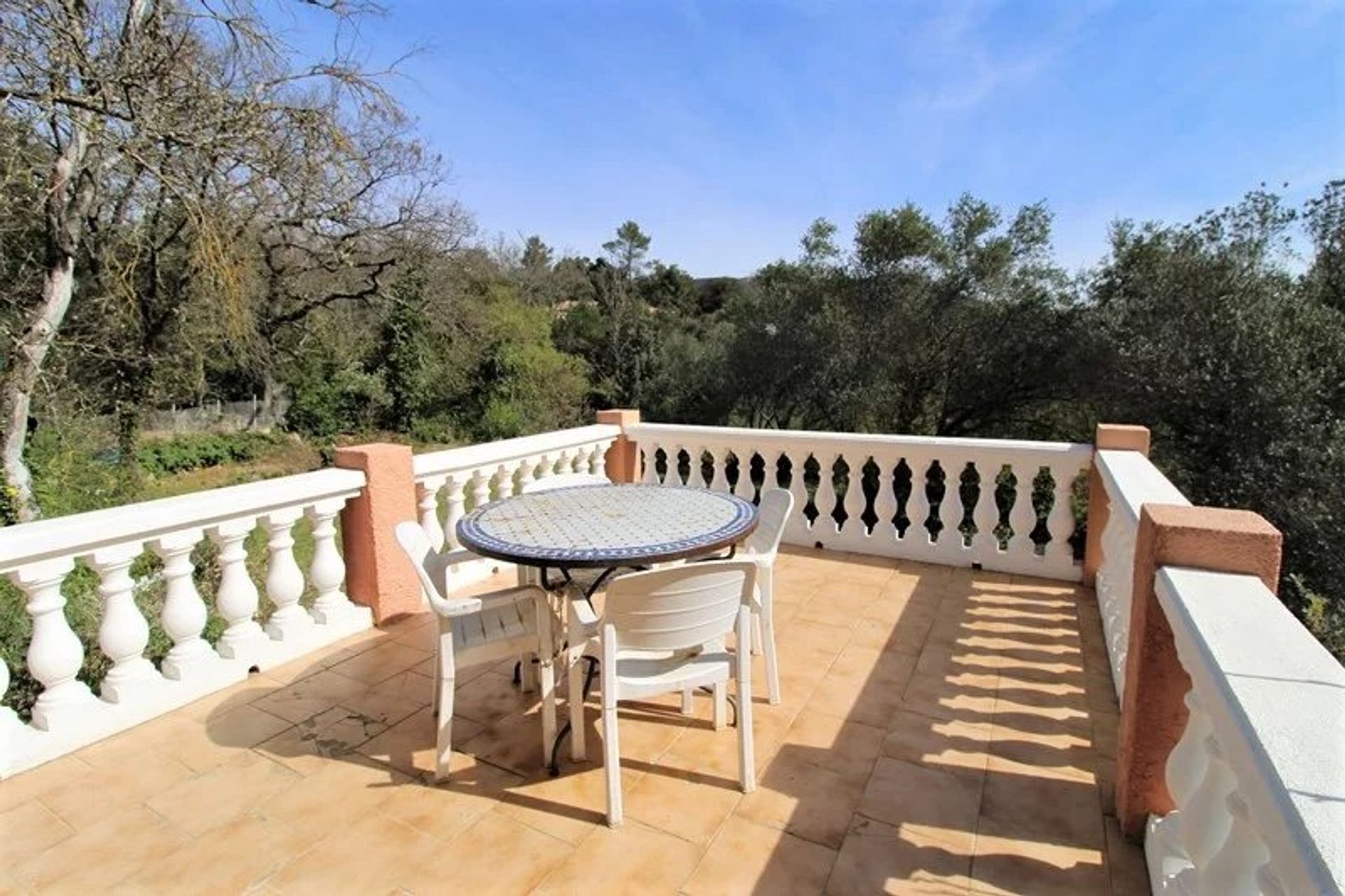 House in Sainte-Anastasie-sur-Issole, Provence-Alpes-Cote d'Azur 12193940