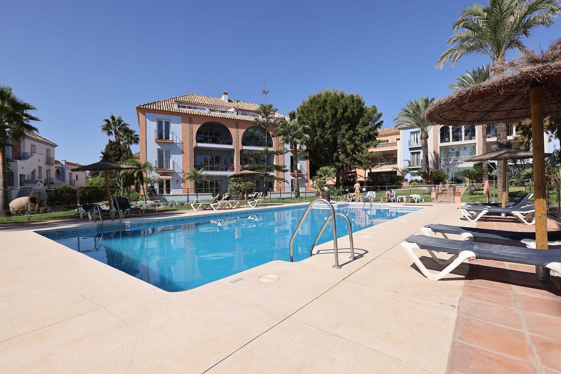 casa en Puerto de la Duquesa, Andalusia 12195658