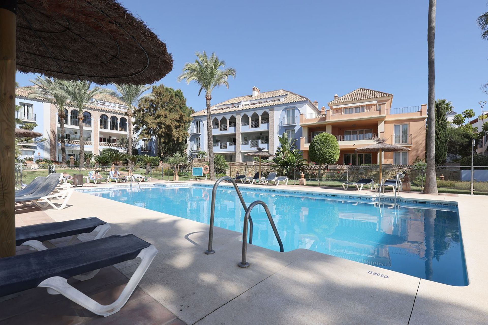 Casa nel Puerto de la Duquesa, Andalusia 12195658