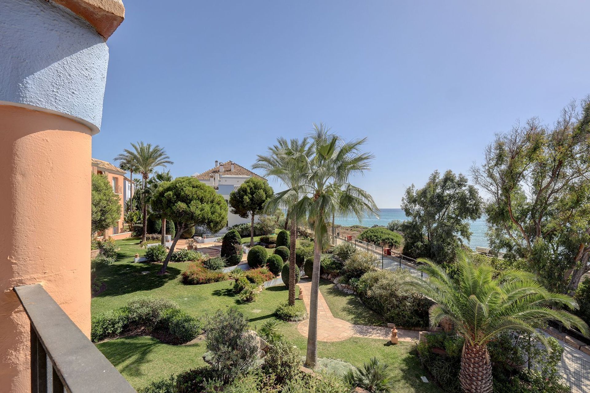 Hus i Puerto de la Duquesa, Andalusia 12195658