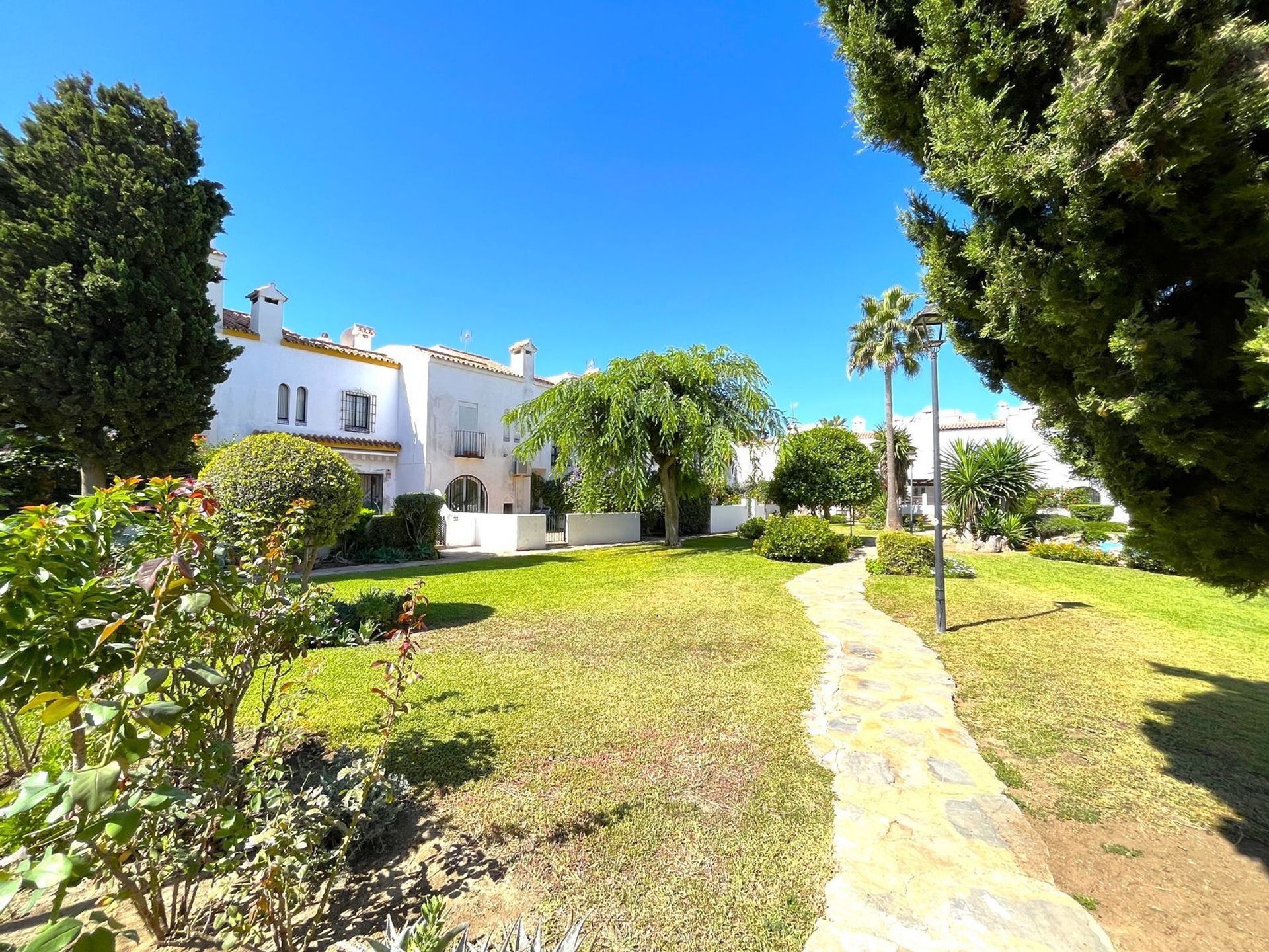 Huis in Puerto de la Duquesa, Andalusia 12195686