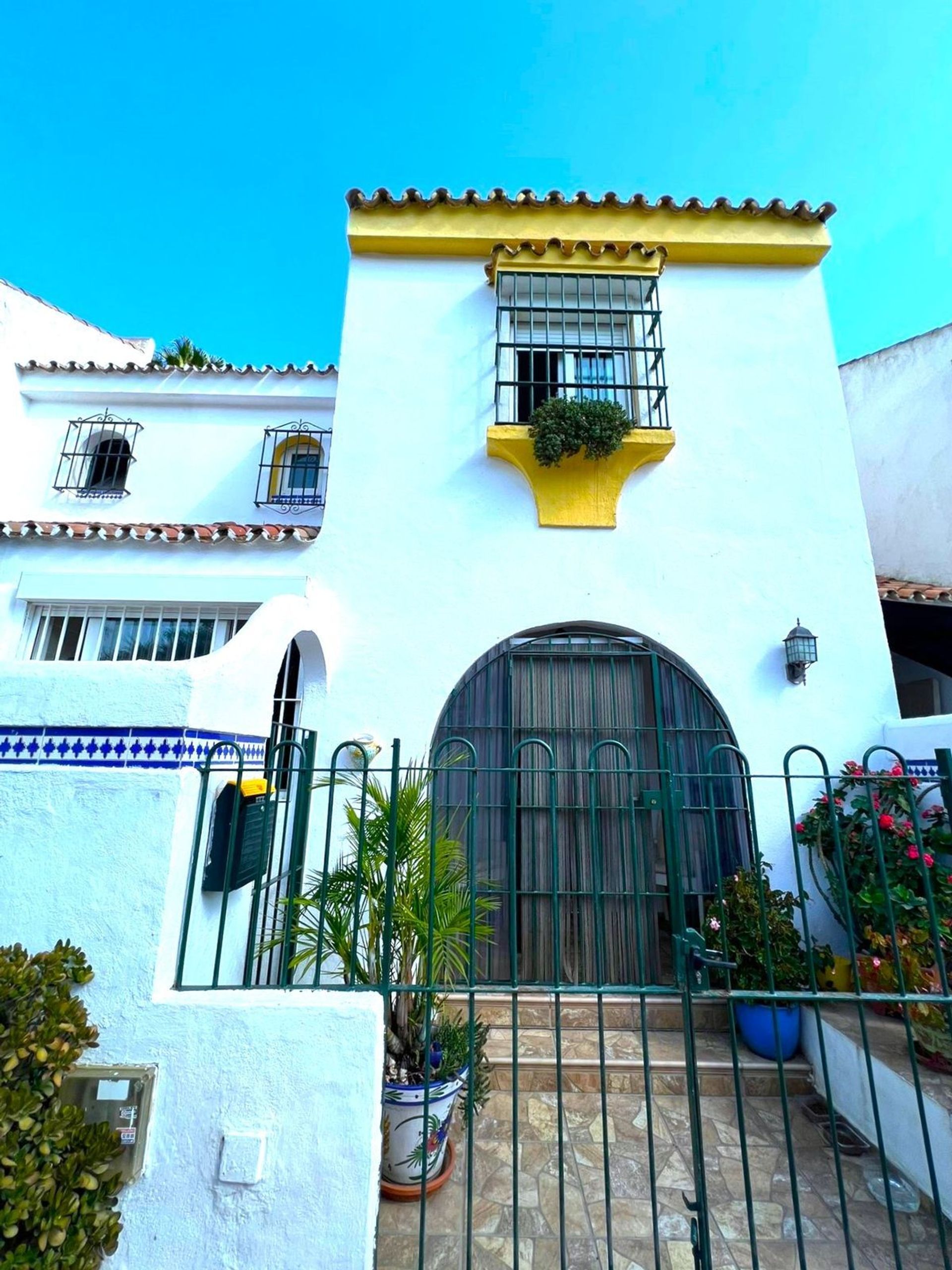 rumah dalam Puerto de la Duquesa, Andalusia 12195686