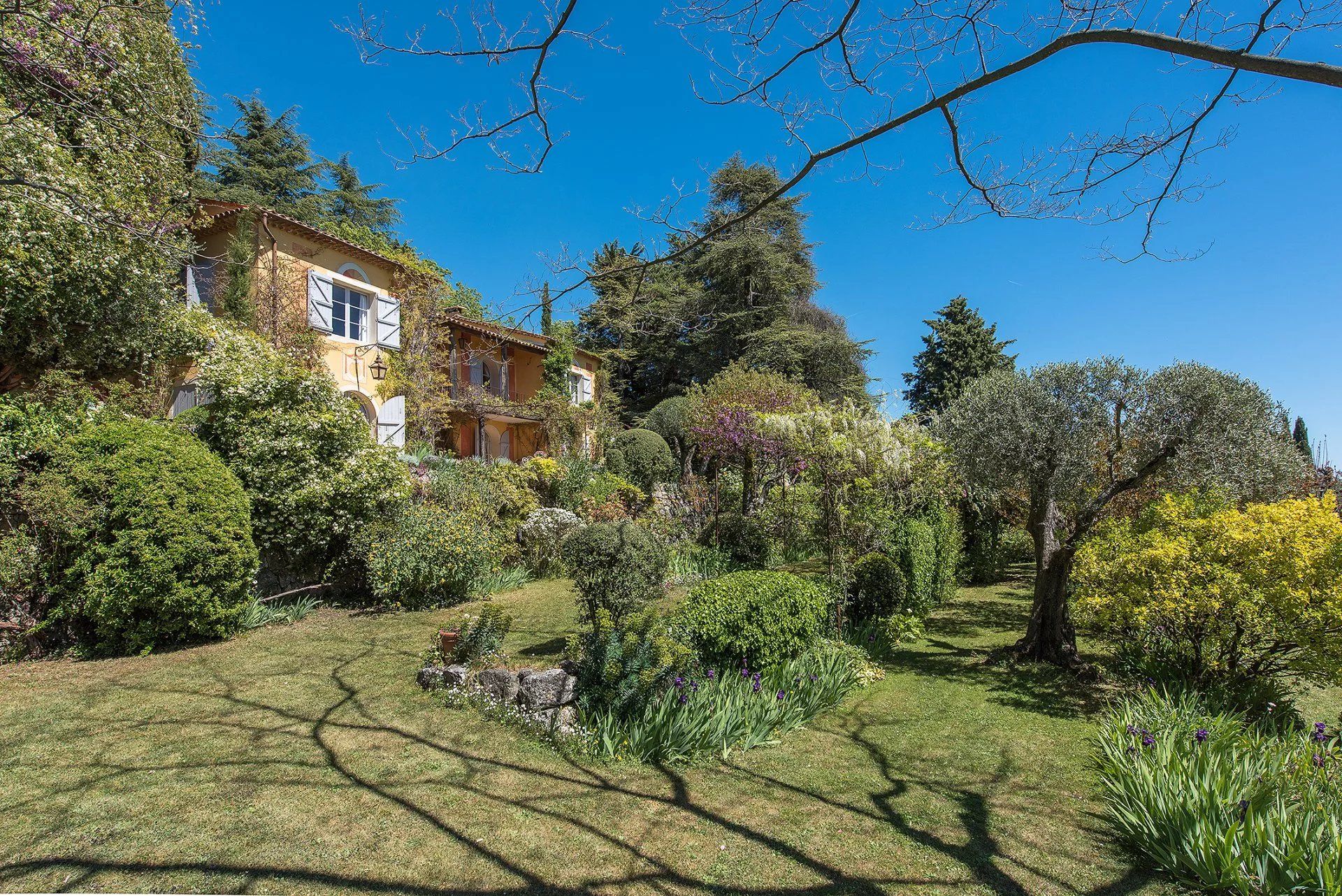 House in Châteauneuf-Grasse, Provence-Alpes-Côte d'Azur 12196134