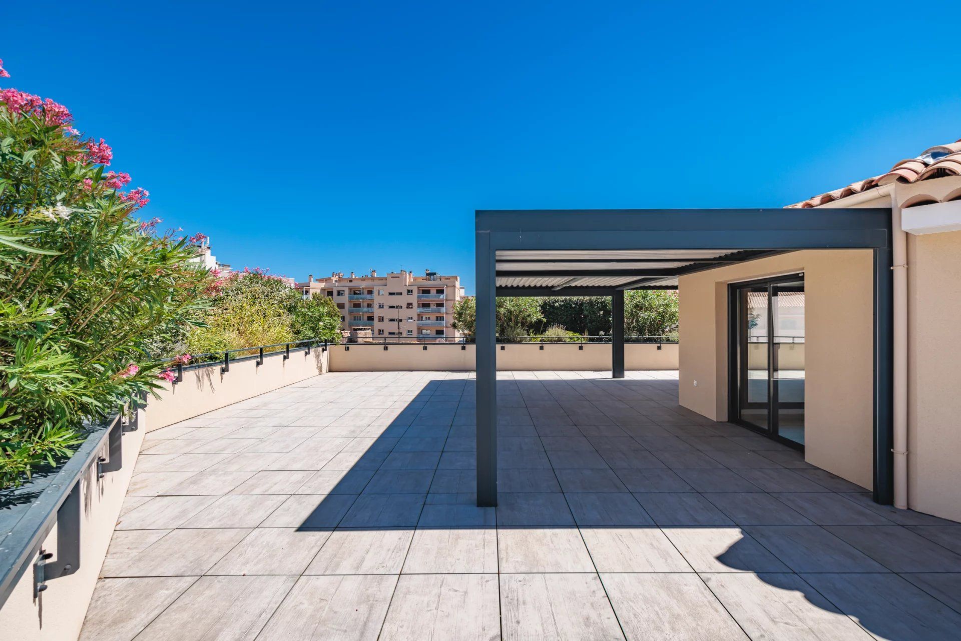 عمارات في Sainte-Maxime, Provence-Alpes-Cote d'Azur 12196151